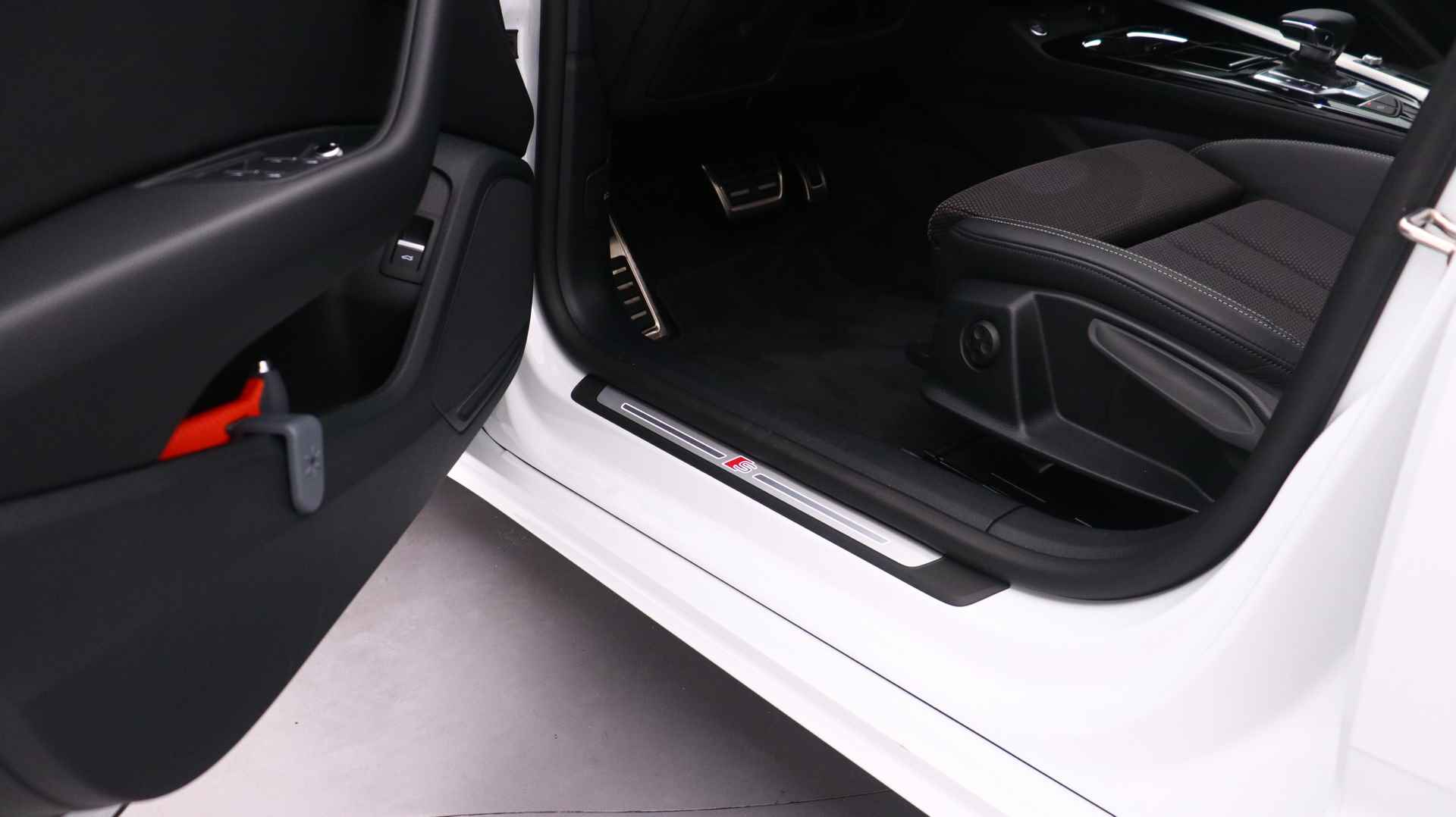 Audi A5 Sportback 35 TFSI S edition | Panoramadak | Stoelverwarming | Zwart optiek | - 31/36