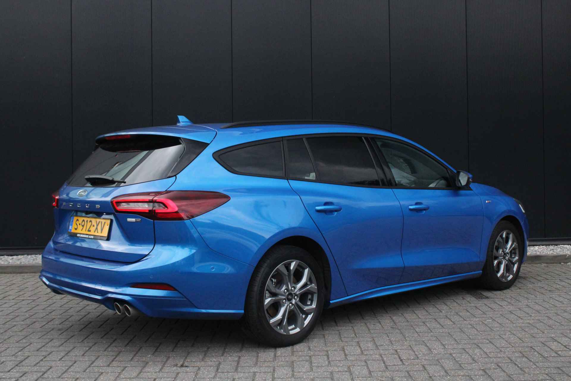 Ford Focus Wagon 1.0 125pk Hybrid ST Line | Camera | Winter-pack | LED | Draadloos Apple carplay / Android auto - 2/33