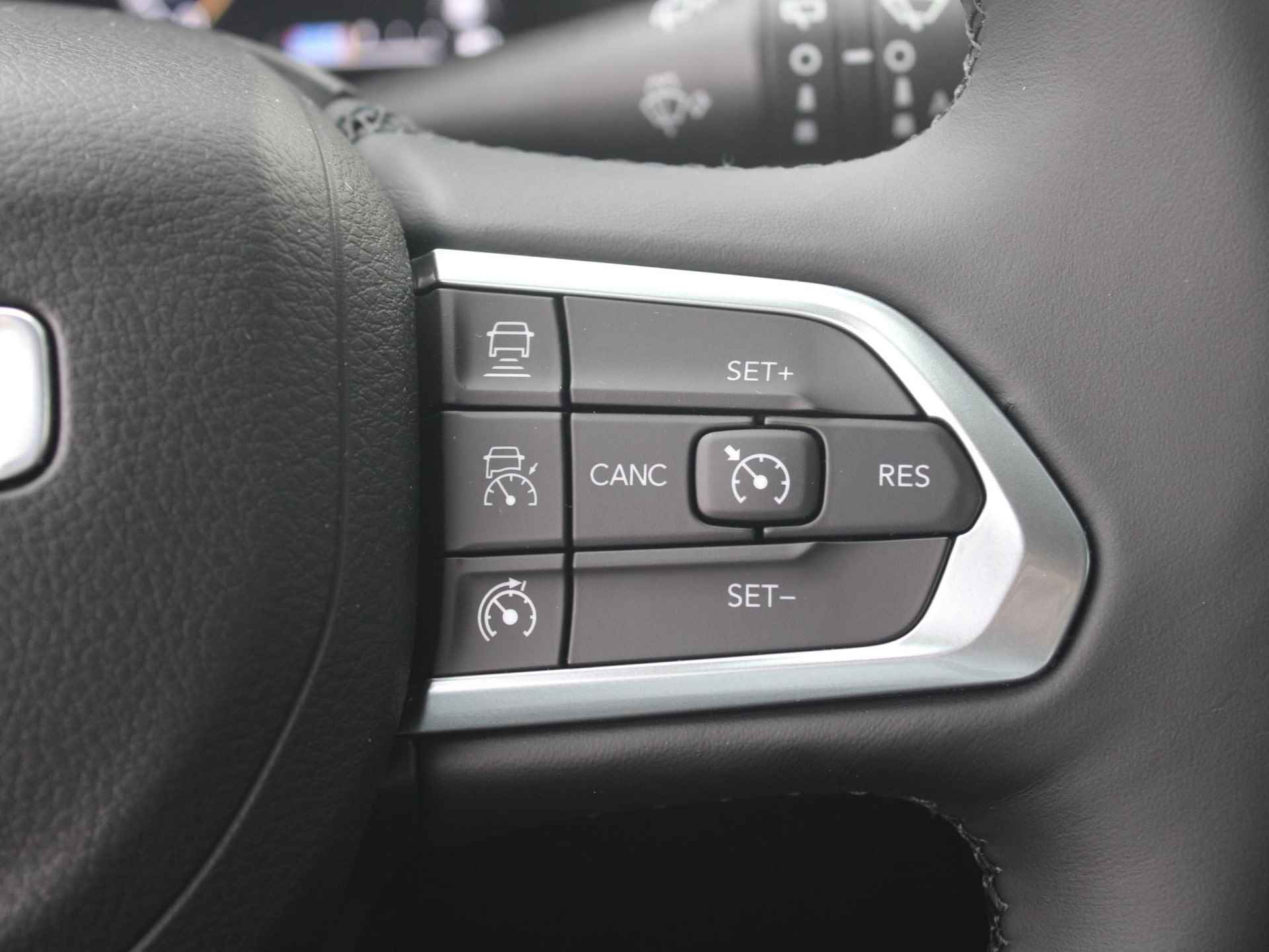 Jeep Compass 1.5T e-Hybrid S | Automaat | Leder | Winter Pack | Schuif/Kanteldak | 19" | Keyless | Apple Carplay | Uit voorraad leverbaar ! - 18/31