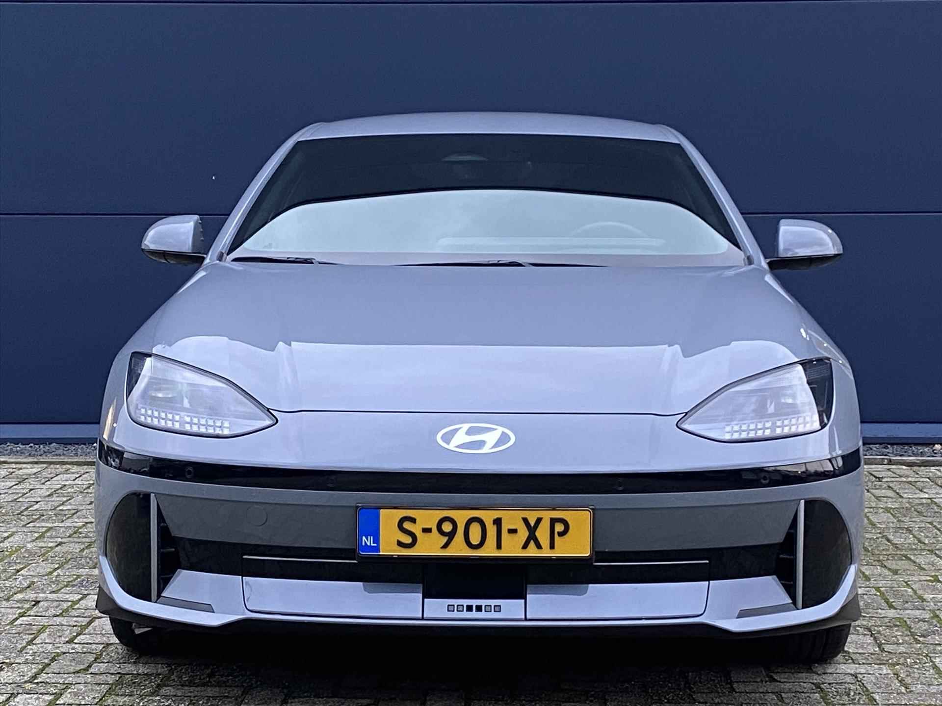 Hyundai Ioniq 6 77,4 kWh 229pk RWD Connect | Navigatie | Climate Control | Cruise Control | Camera | Parkeersensoren V+A | Stoel en Stuur Verwarming | - 2/36