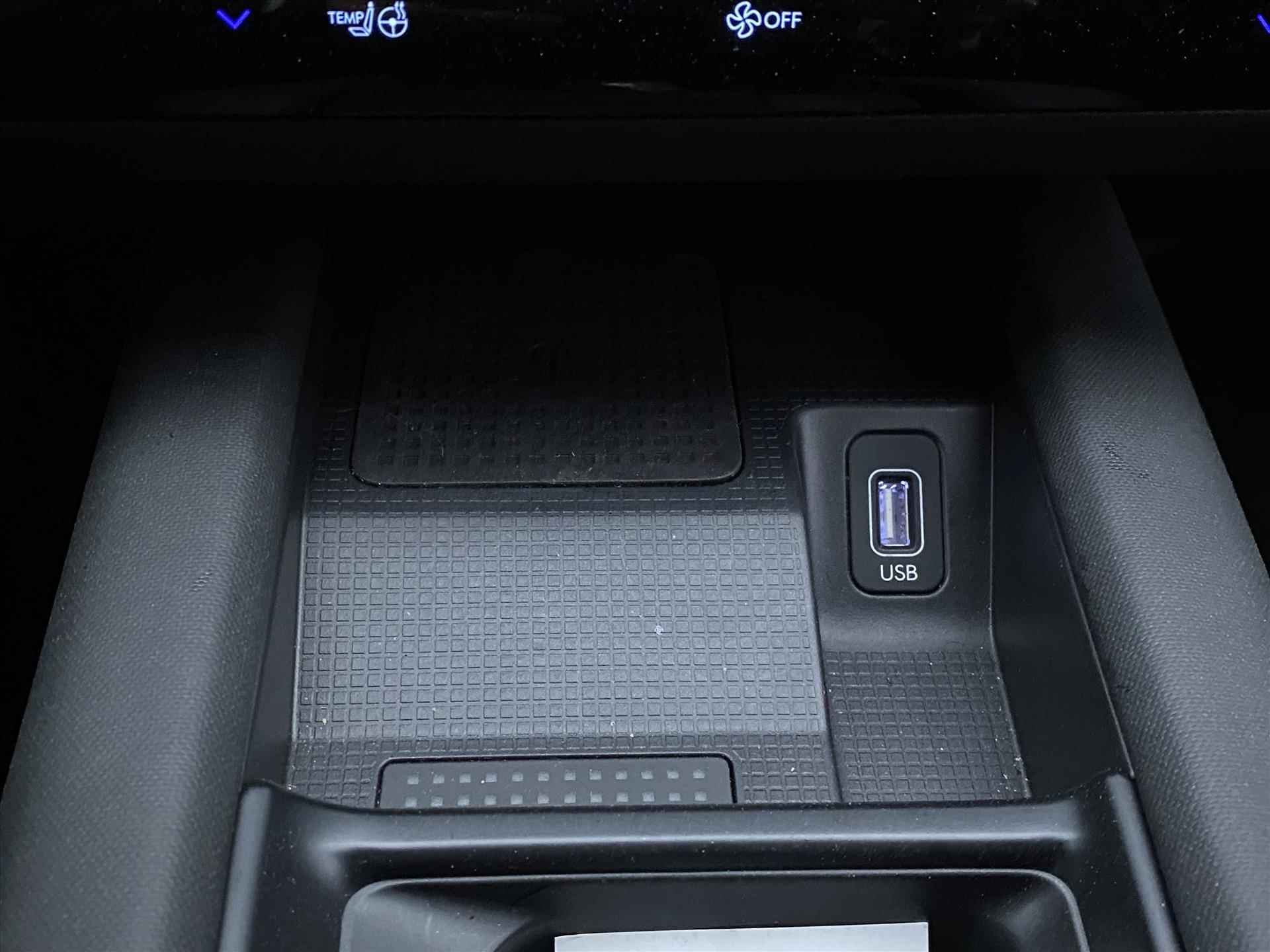 Hyundai Ioniq 6 77,4 kWh 229pk RWD Connect | Navigatie | Climate Control | Cruise Control | Camera | Parkeersensoren V+A | Stoel en Stuur Verwarming | - 27/36