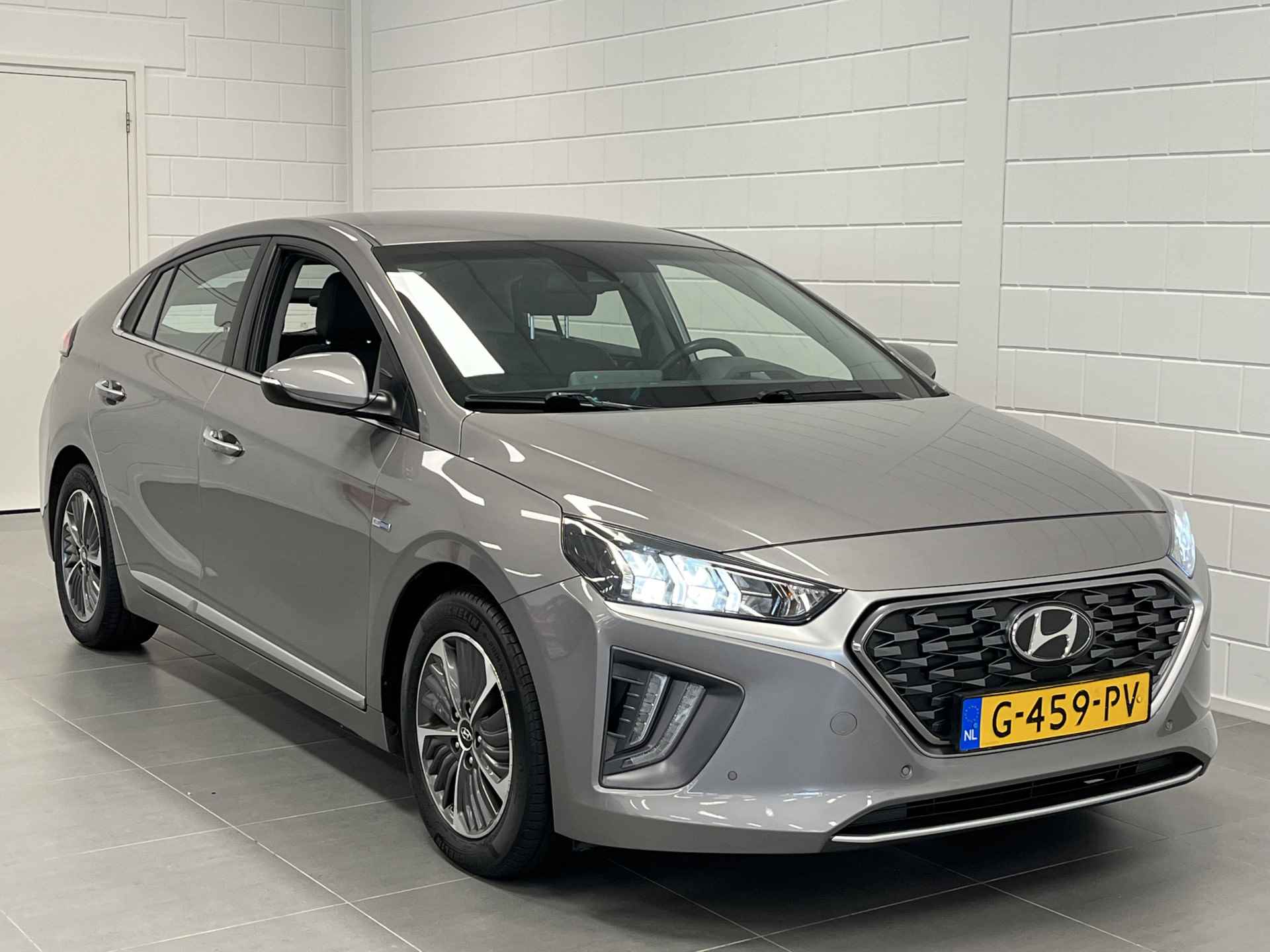 Hyundai IONIQ 1.6 GDi PHEV Premium LEDER | NAVIGATIE | STOELVERWARMING / KOELING | STUURWIEL VERWARMING - 10/46