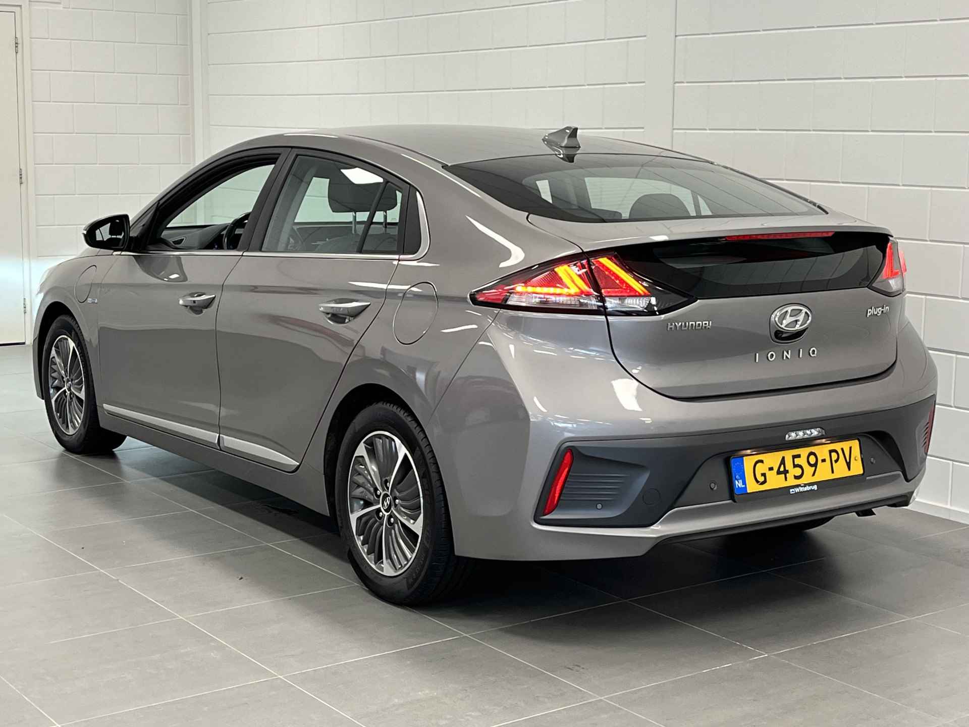 Hyundai IONIQ 1.6 GDi PHEV Premium LEDER | NAVIGATIE | STOELVERWARMING / KOELING | STUURWIEL VERWARMING - 11/46