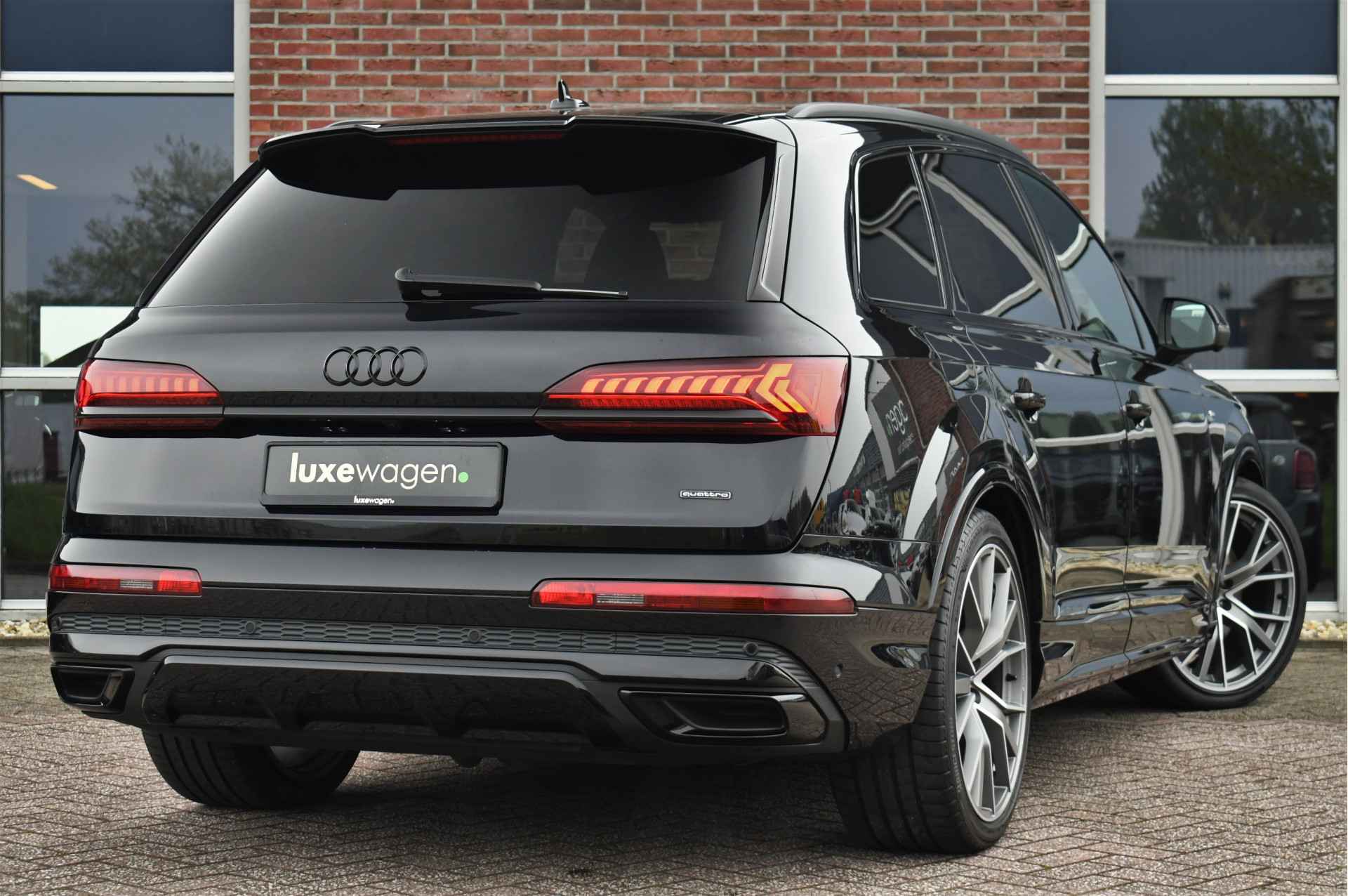 Audi Q7 55 TFSI e quattro S-Line Pano ACC 22inch Optic-Black Softclose Memory - 2/44