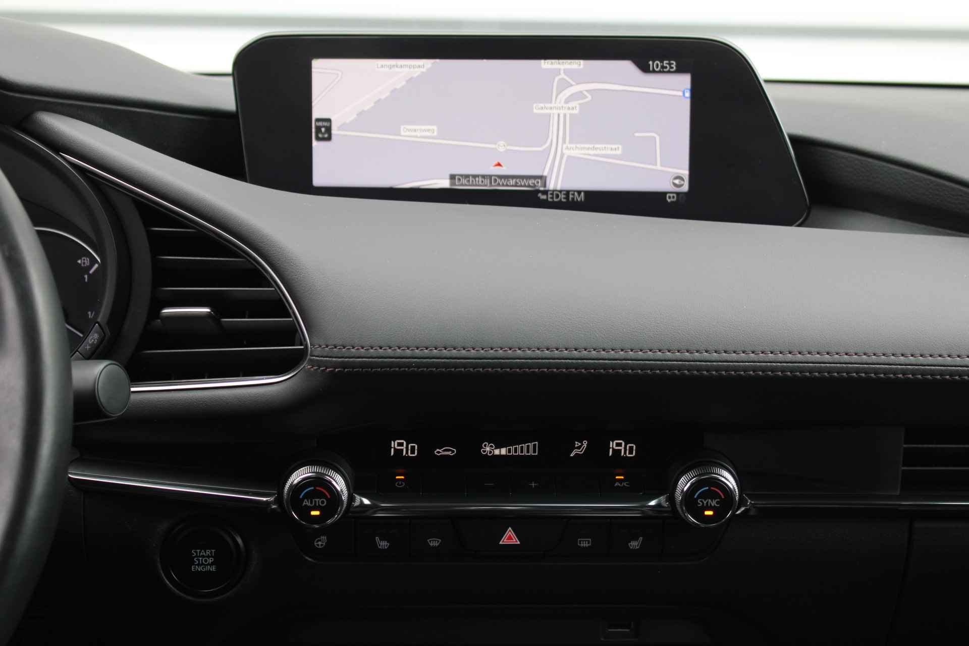 Mazda 3 2.0 SkyActiv-X 180 Comfort met Bose | Airco | Navi | Cruise | PDC | Camera | Bluetooth | 16"LM | - 18/34