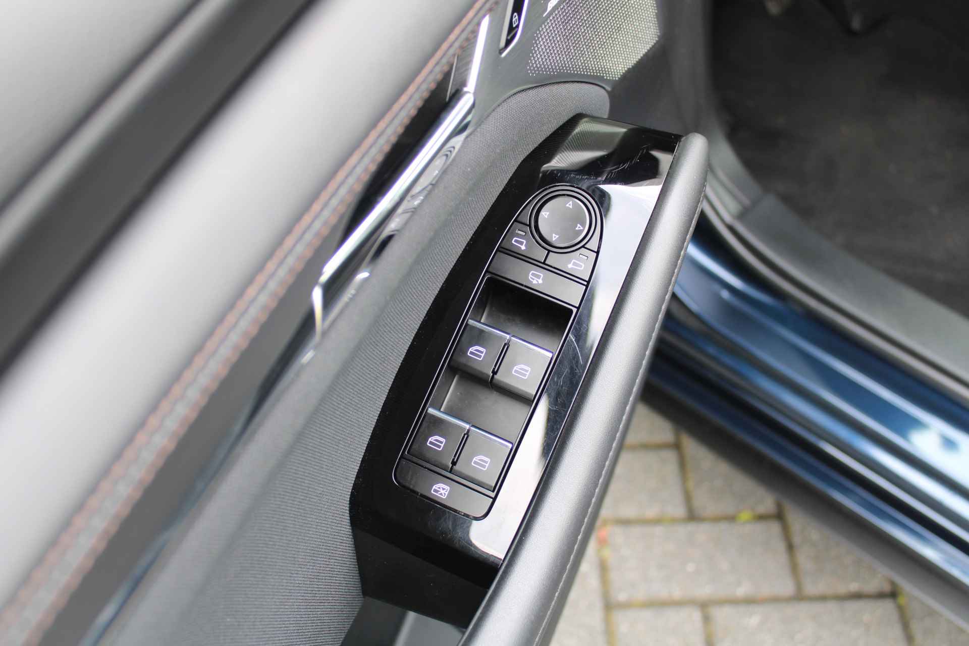 Mazda 3 2.0 SkyActiv-X 180 Comfort met Bose | Airco | Navi | Cruise | PDC | Camera | Bluetooth | 16"LM | - 26/34