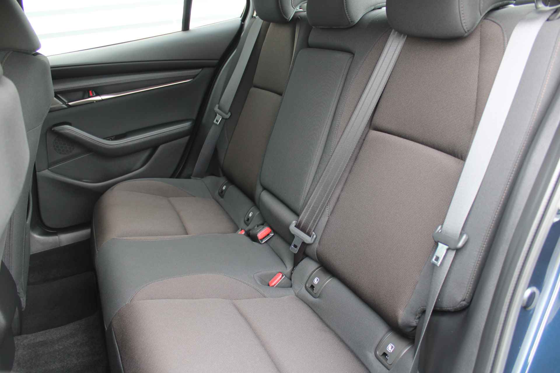 Mazda 3 2.0 SkyActiv-X 180 Comfort met Bose | Airco | Navi | Cruise | PDC | Camera | Bluetooth | 16"LM | - 31/34