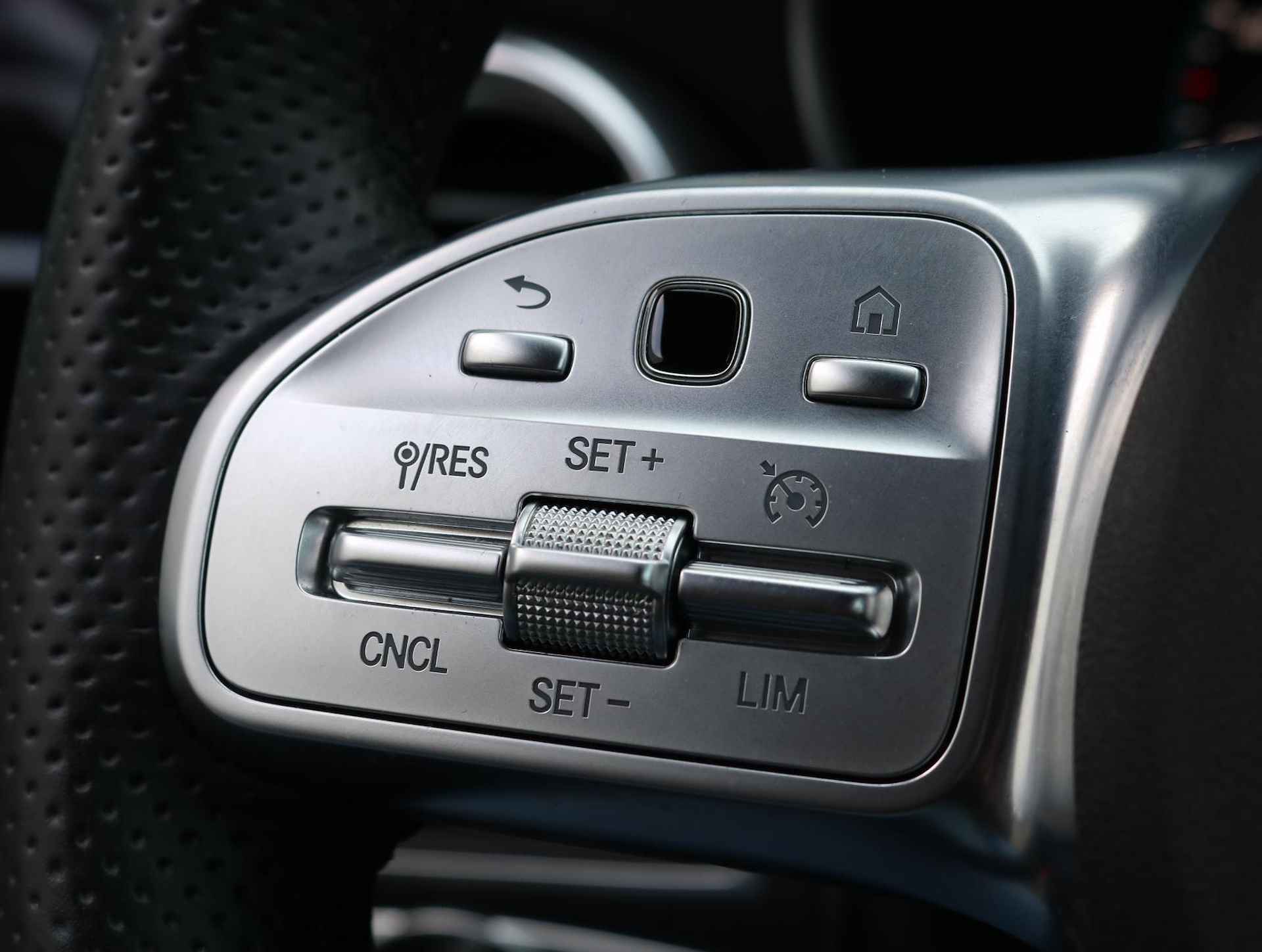 Mercedes-Benz C-Klasse Estate 180 AMG Line | Apple Carplay | Sfeerverlichting - 11/17