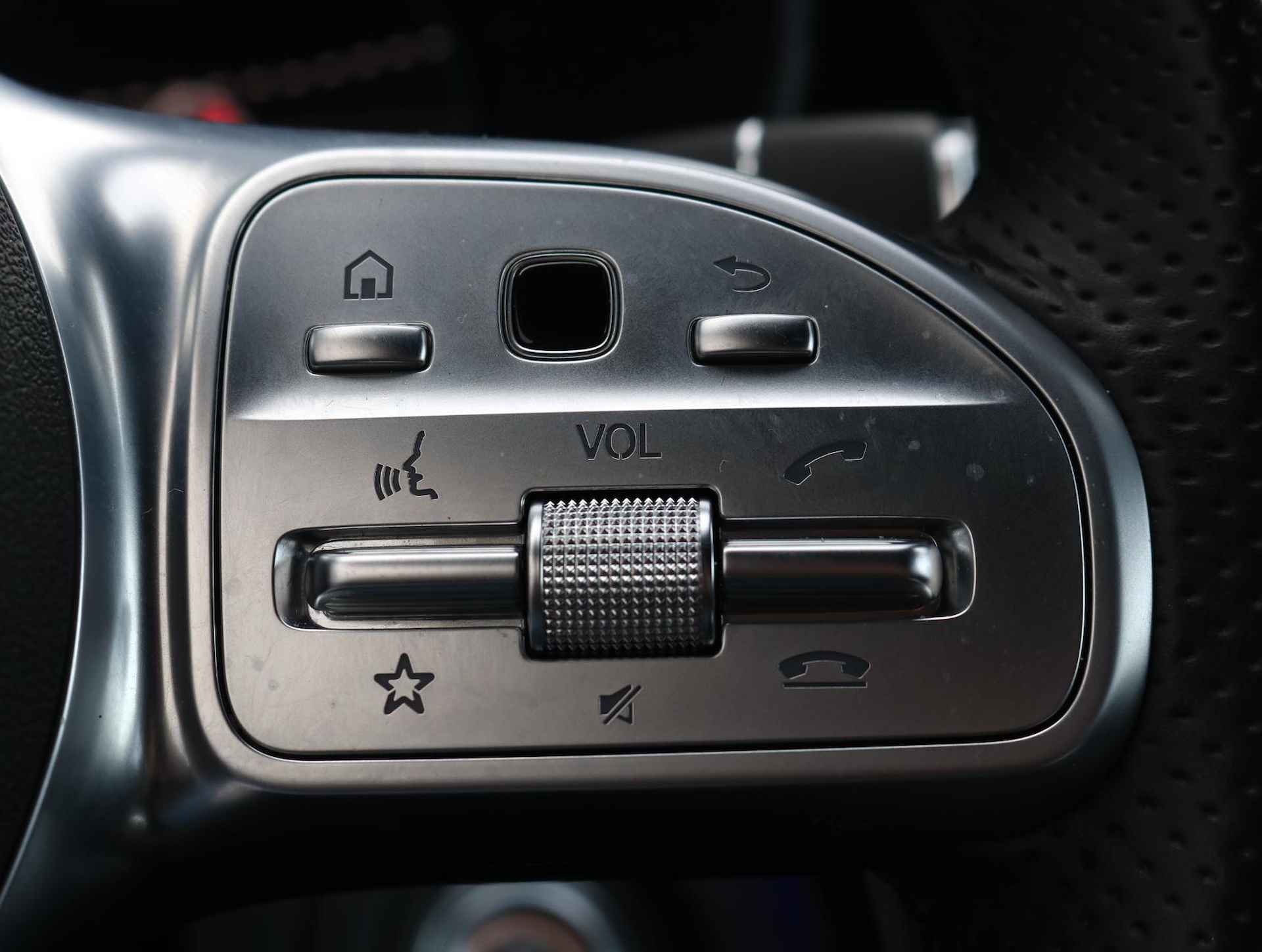 Mercedes-Benz C-Klasse Estate 180 AMG Line | Apple Carplay | Sfeerverlichting - 12/17