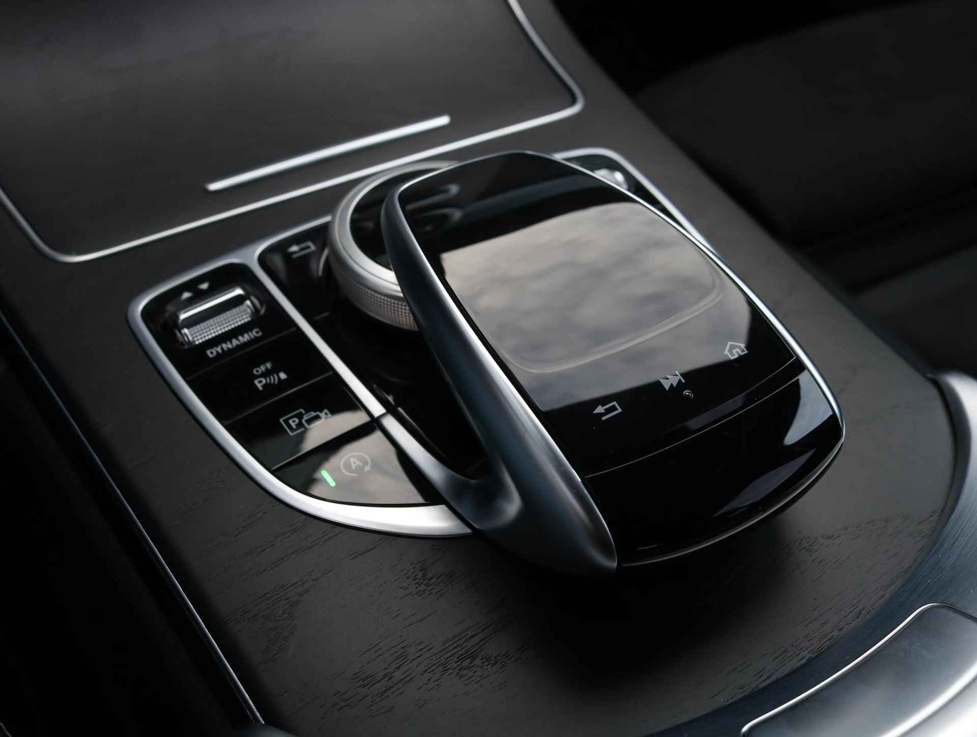 Mercedes-Benz C-Klasse Estate 180 AMG Line | Apple Carplay | Sfeerverlichting - 16/17