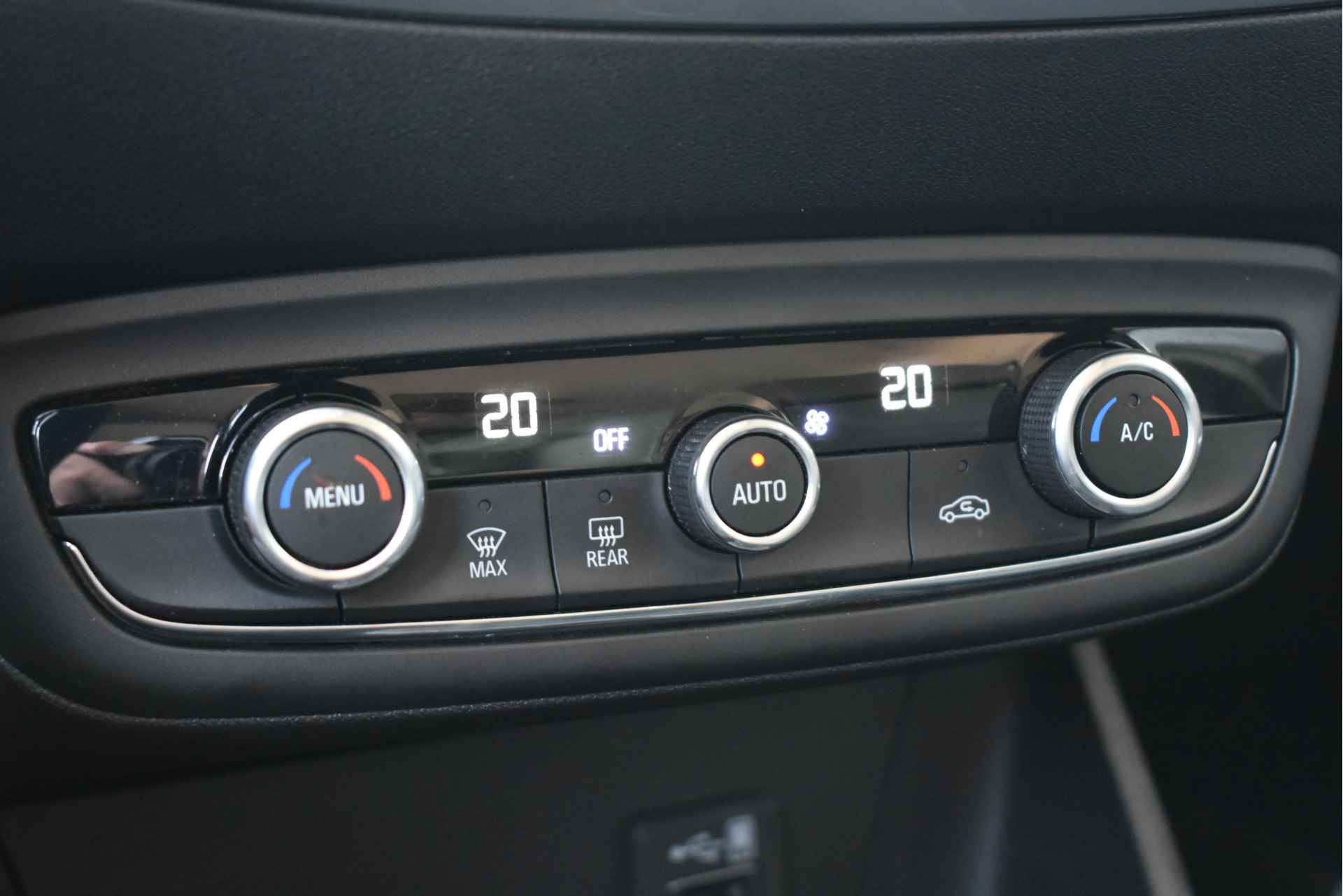 Opel Crossland X 1.2 Turbo Innovation 110pk | Navigatie | Climate Control | Full-LED | Parkeersensoren | Apple Carplay | Android Auto | Dealerond - 21/34