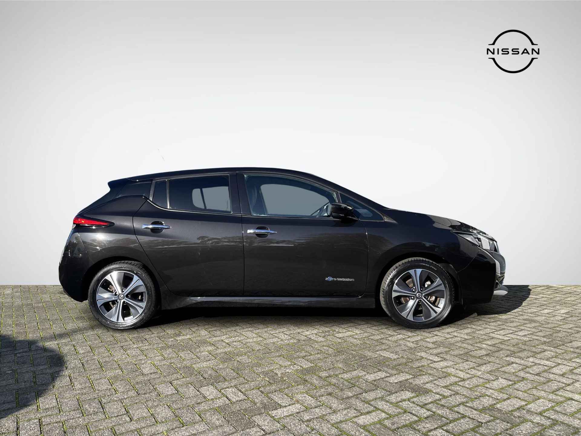 Nissan LEAF Tekna 40 kWh *SUBSIDIE MOGELIJK* | Navigatie Full-Map | 360° Camera | Leder/Alcantara | BOSE Audio | Park. Assist | Apple Carplay/Android Auto | Rijklaarprijs! - 3/27