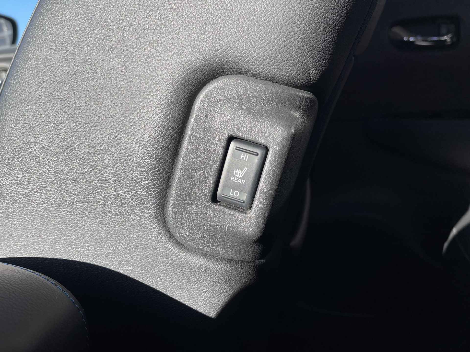 Nissan LEAF Tekna 40 kWh *SUBSIDIE MOGELIJK* | Navigatie Full-Map | 360° Camera | Leder/Alcantara | BOSE Audio | Park. Assist | Apple Carplay/Android Auto | Rijklaarprijs! - 21/27