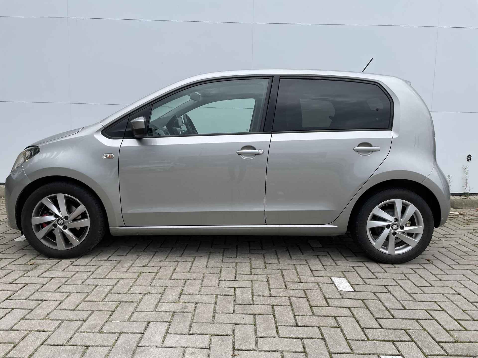 SEAT Mii 1.0 Sport Connect Airco / Navigatie / Lichtmetalen Velgen / Parkeersensoren / Privacy Glass - 6/18