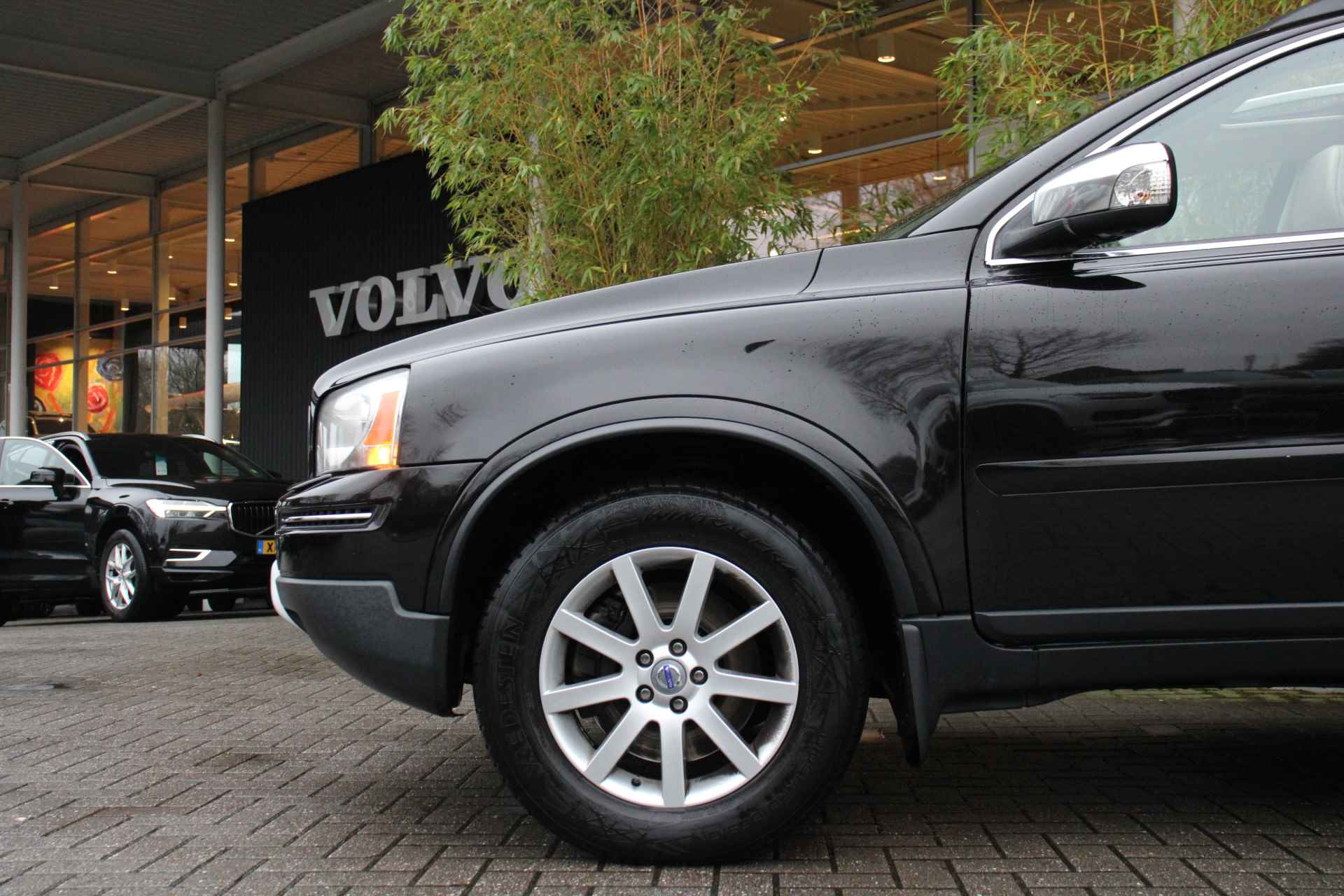 Volvo XC90 4.4 V8 Executive Edition | NL-Auto | 20" Zomerset | Trekhaak | Schuifdak | Navigatie | Massage - 23/24