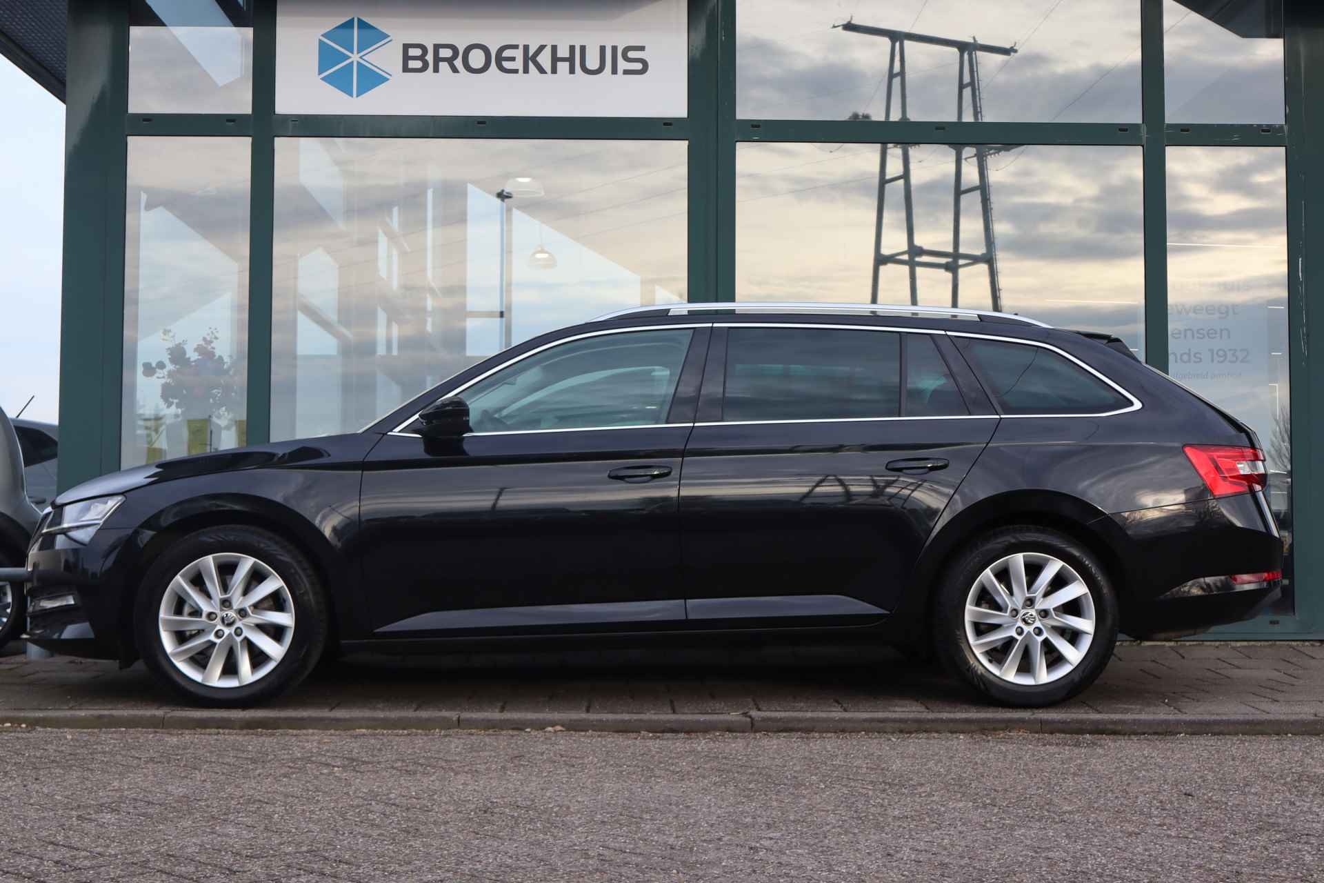 Škoda Superb Combi 1.5 TSI ACT Business Edition | Navigatie | Parkeersensoren | Stoelverwarming | Trekhaak | - 2/32