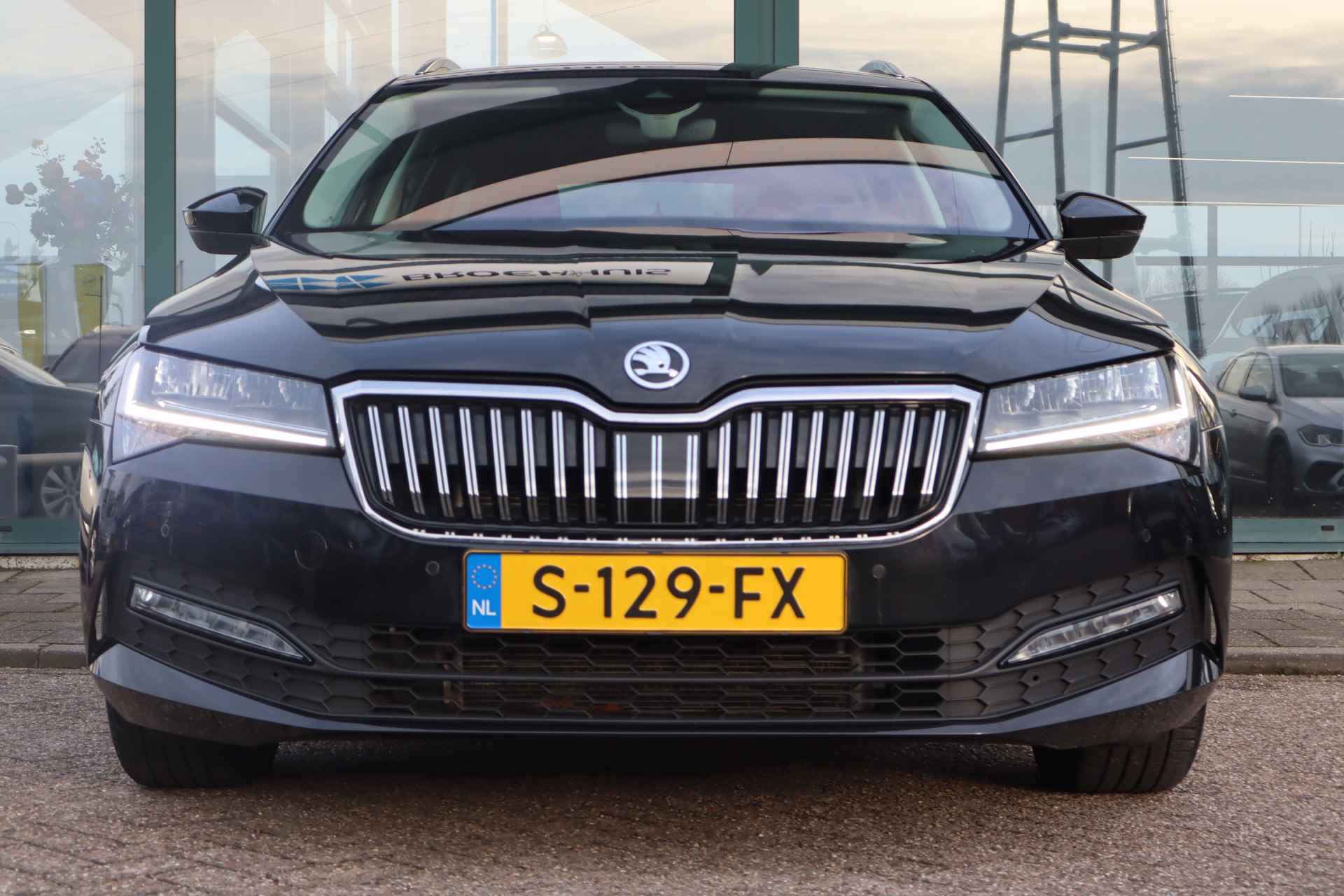 Škoda Superb Combi 1.5 TSI ACT Business Edition | Navigatie | Parkeersensoren | Stoelverwarming | Trekhaak | - 10/32