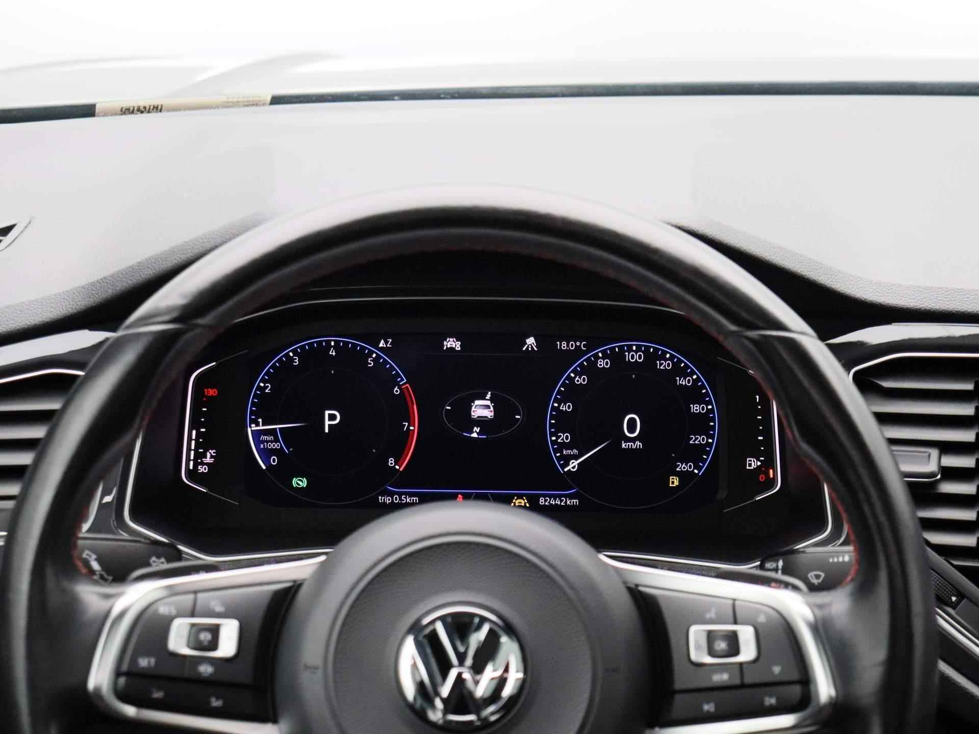 Volkswagen T-Roc 1.5 TSI Sport | Automaat | Panorama dak | Navigatie | Climate control | Schuifdak | Parkeer sensoren | LMV | LED | Camera | Stoel verwarming | Apple carplay - 8/41