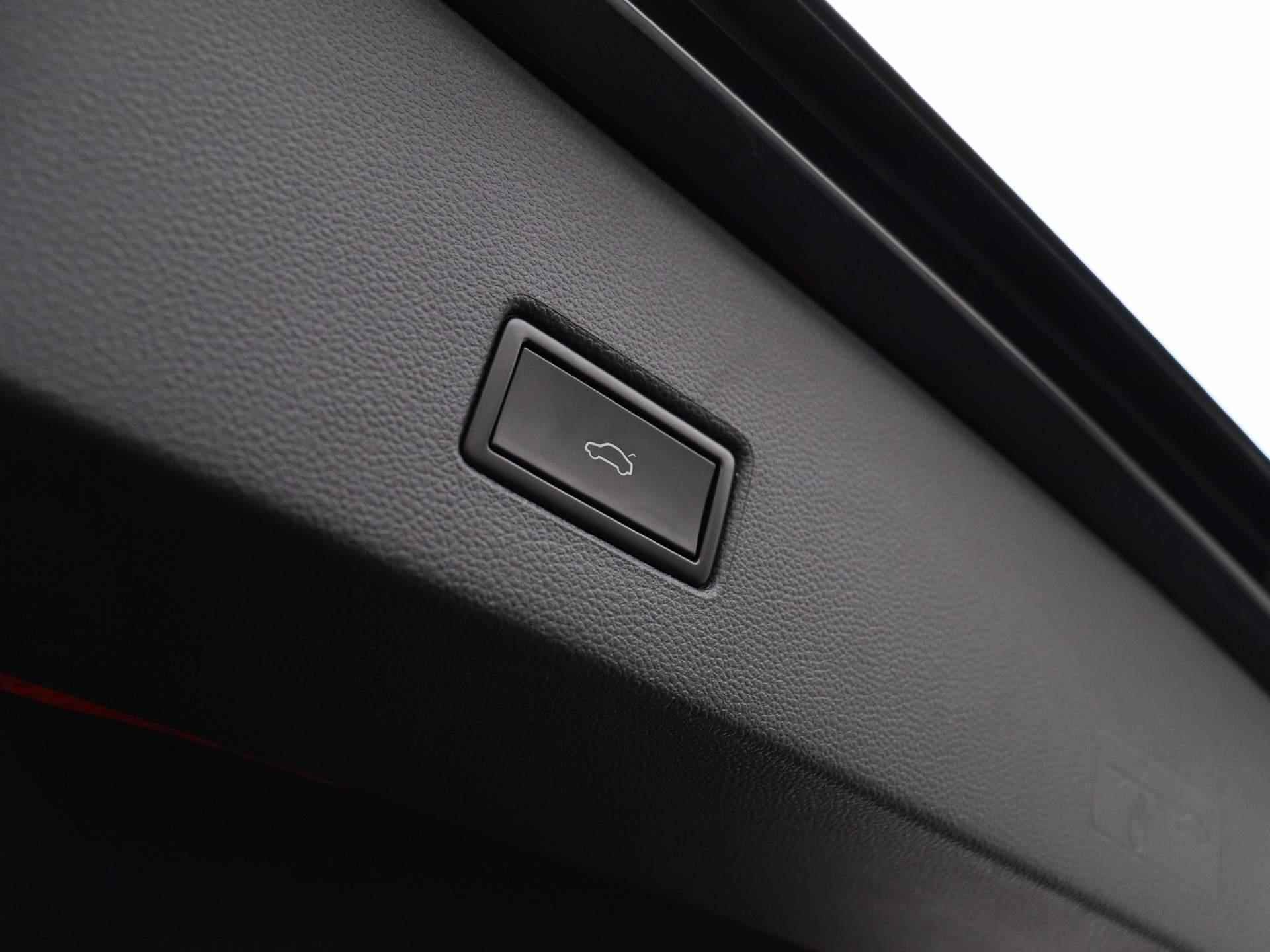 Volkswagen T-Roc 1.5 TSI Sport | Automaat | Panorama dak | Navigatie | Climate control | Schuifdak | Parkeer sensoren | LMV | LED | Camera | Stoel verwarming | Apple carplay - 15/41