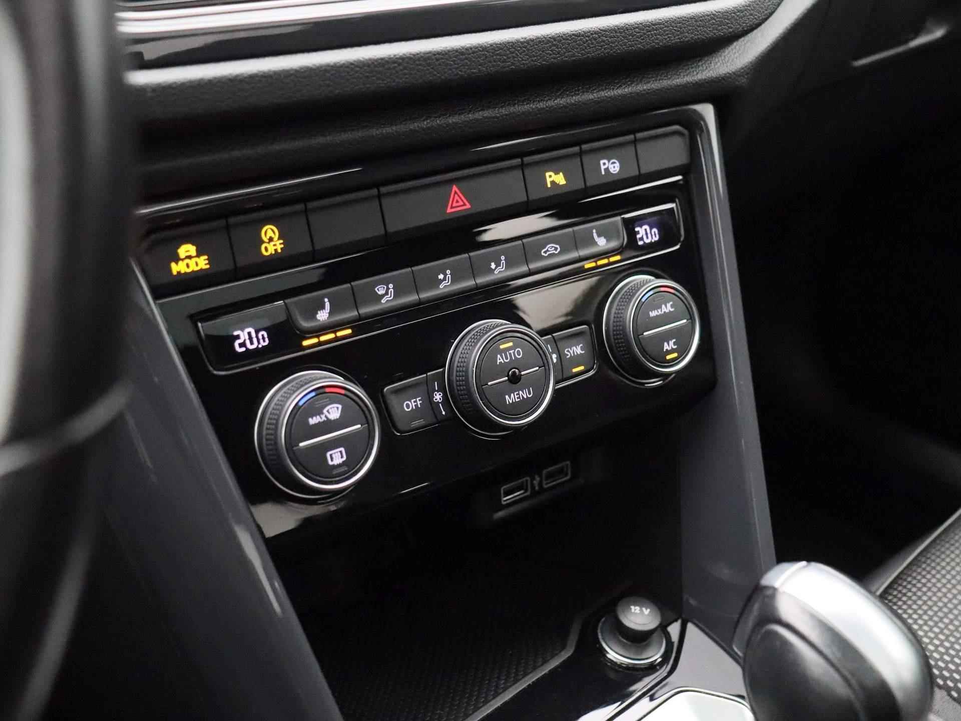 Volkswagen T-Roc 1.5 TSI Sport | Automaat | Panorama dak | Navigatie | Climate control | Schuifdak | Parkeer sensoren | LMV | LED | Camera | Stoel verwarming | Apple carplay - 20/41