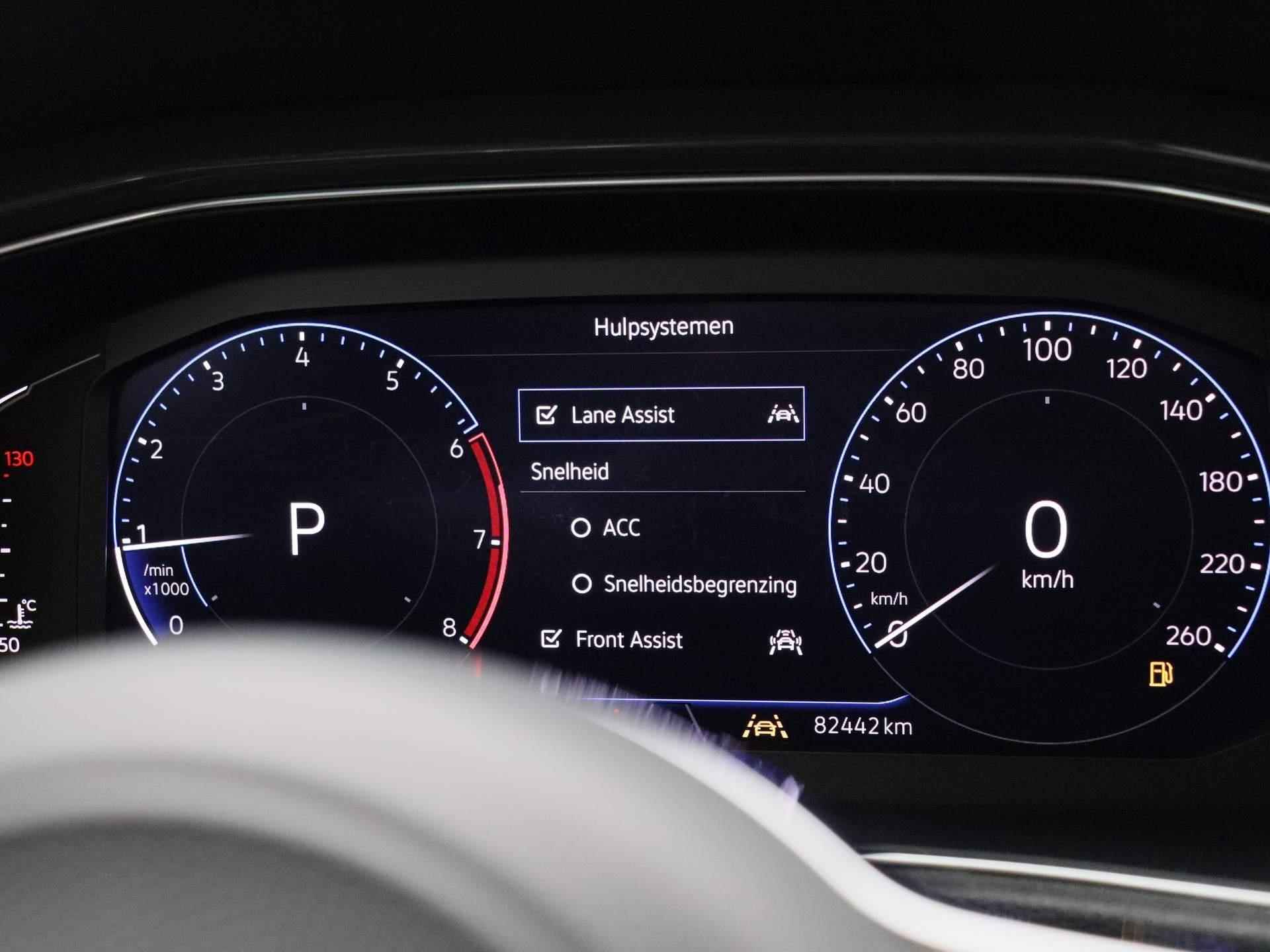 Volkswagen T-Roc 1.5 TSI Sport | Automaat | Panorama dak | Navigatie | Climate control | Schuifdak | Parkeer sensoren | LMV | LED | Camera | Stoel verwarming | Apple carplay - 24/41
