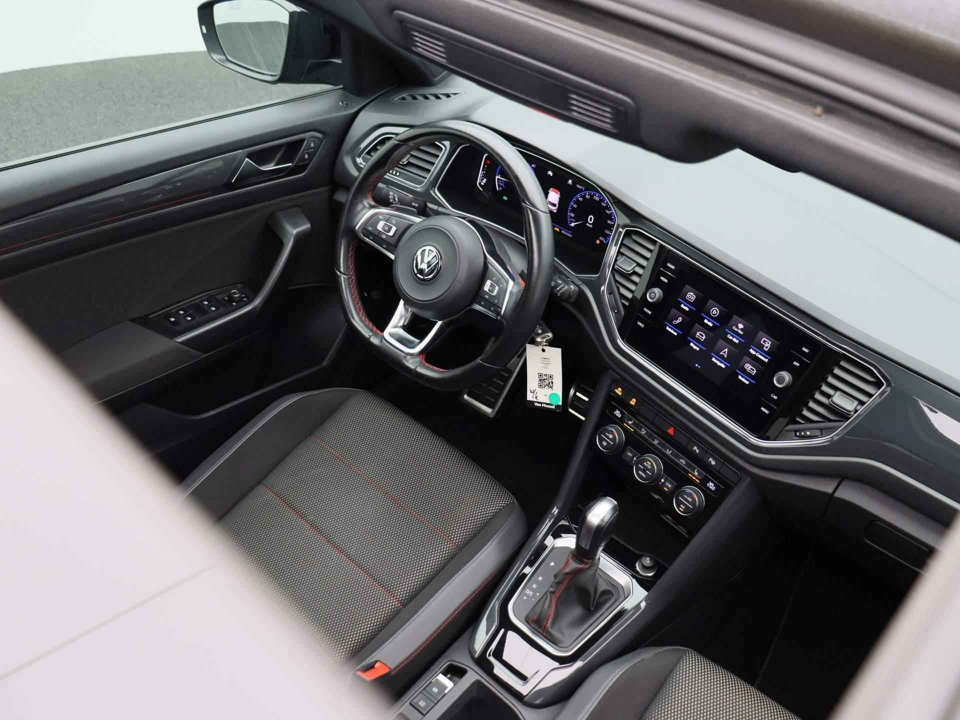 Volkswagen T-Roc 1.5 TSI Sport | Automaat | Panorama dak | Navigatie | Climate control | Schuifdak | Parkeer sensoren | LMV | LED | Camera | Stoel verwarming | Apple carplay - 36/41