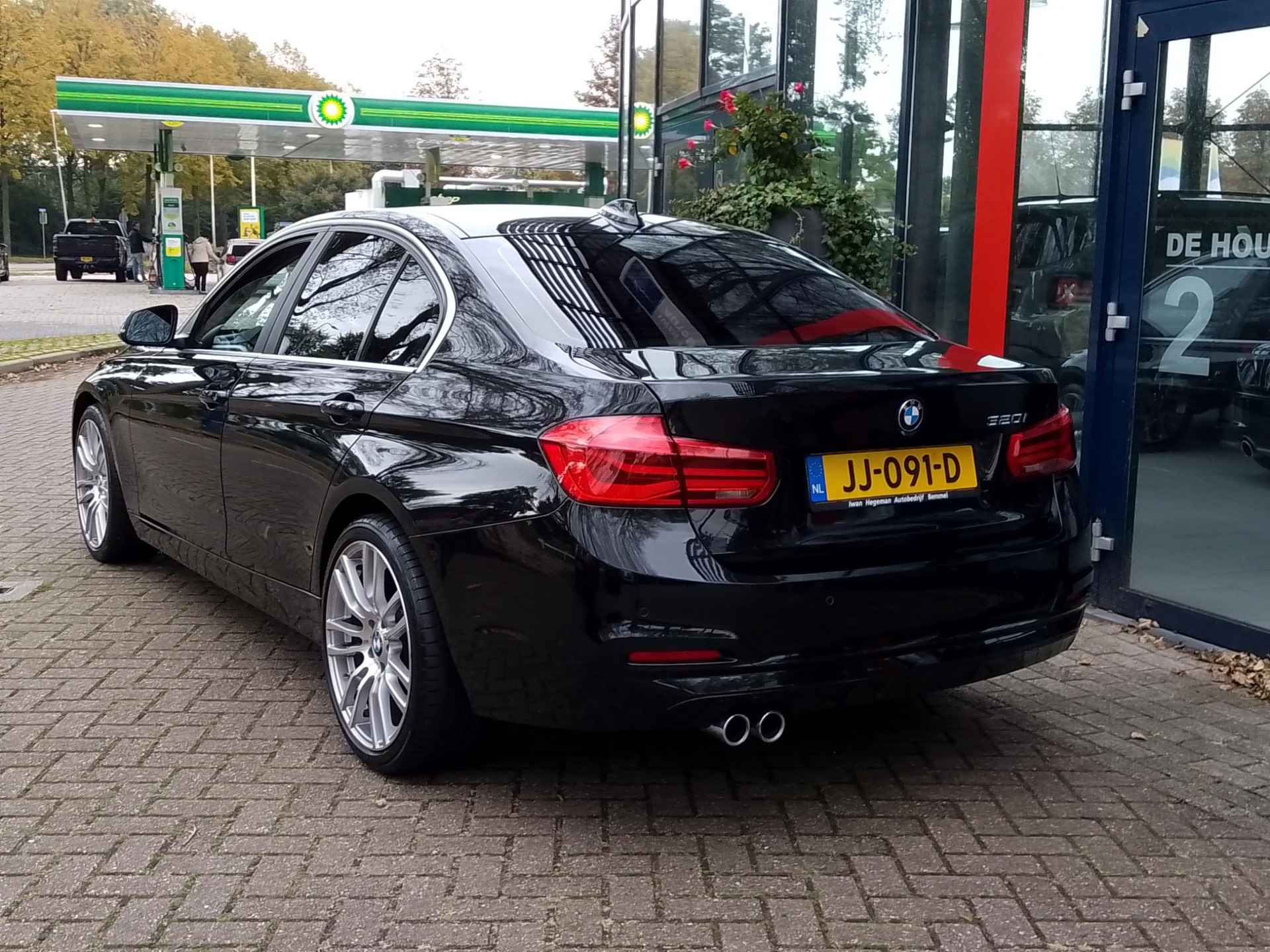 BMW 3-serie 320i Centennial Executive | Climate Control | Navigatie | Wegkl. Trekhaak | LM Velgen | PDC - 5/26