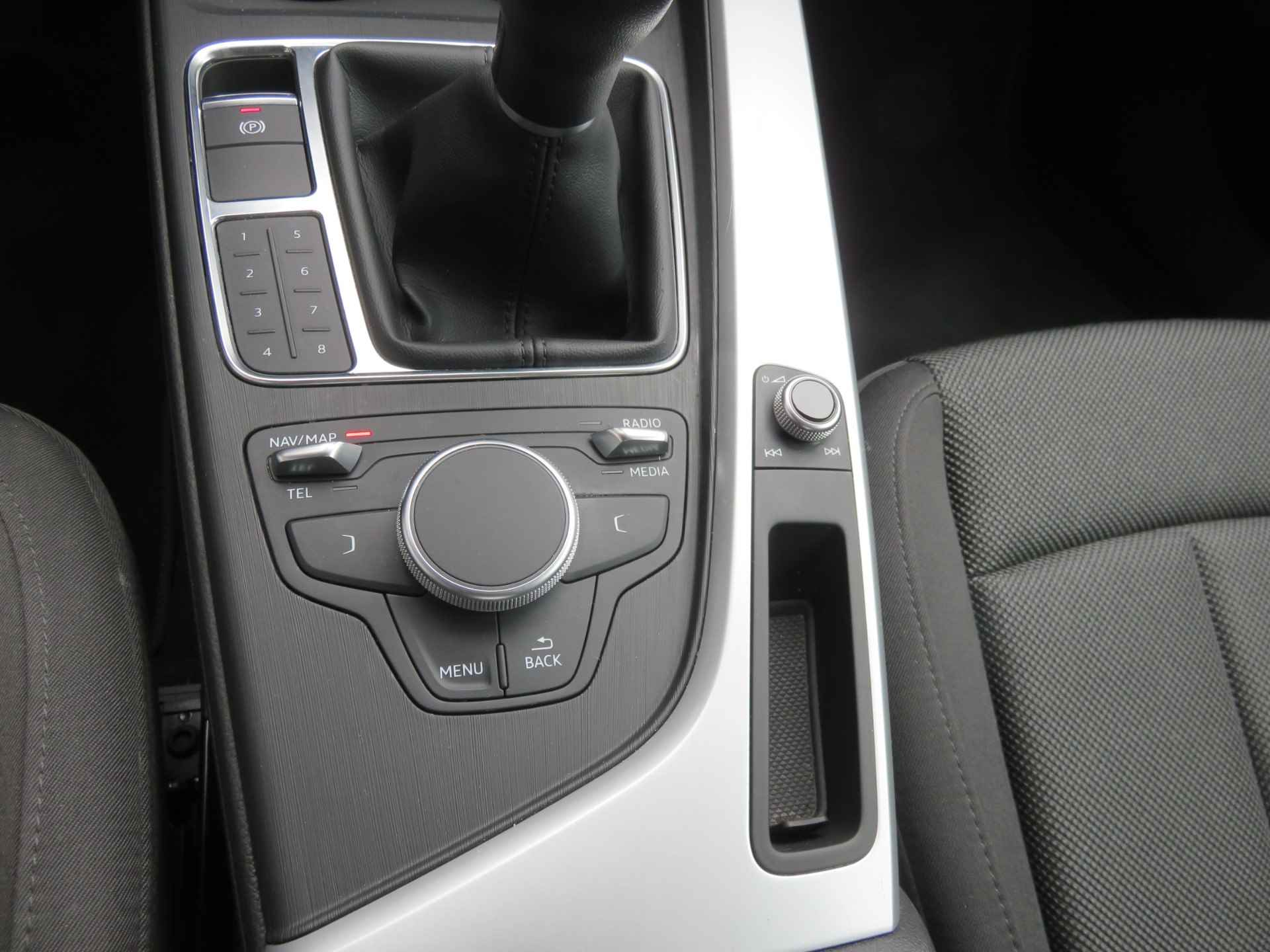Audi A4 1.4 TFSI - XENON - NAVI - PDC - LED - NL AUTO - 1 EIGENAAR - - 21/50