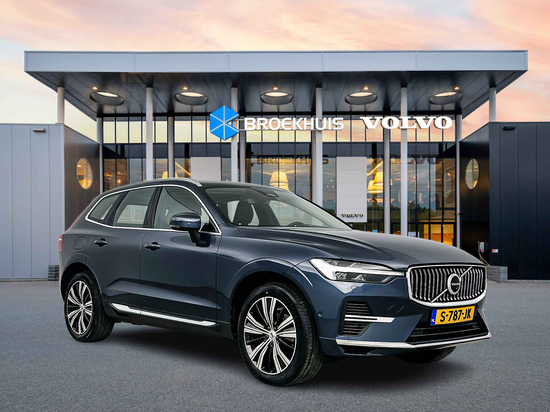 Volvo XC60 T6 Recharge AWD Ultimate Bright | Panoramadak | 360 Camera | Elektr. inkl. Trekhaak | Harman Kardon | Head-up | Elektr. verst. s - 3/36