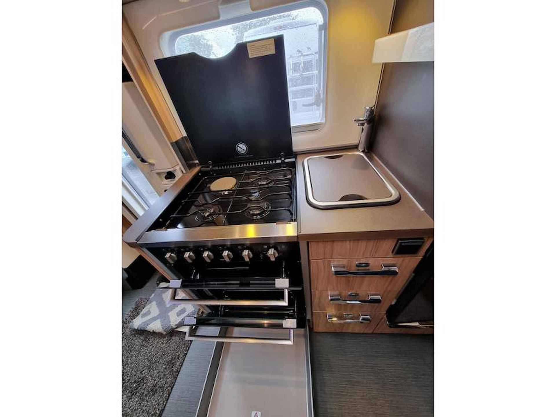 Hymer ML-T  570 luxe keuken Sat Cam - 20/22