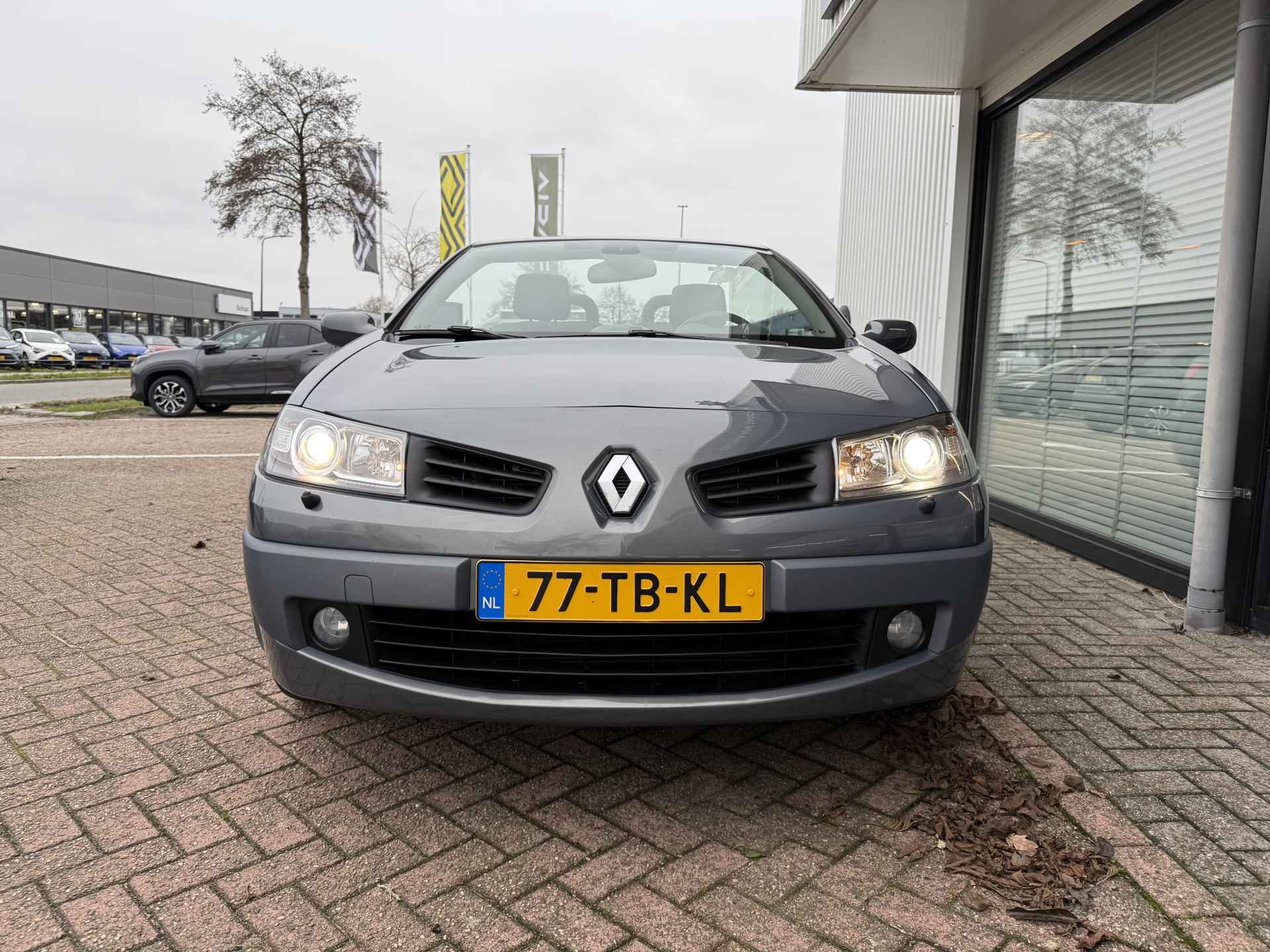 Renault Mégane Coupé-Cabriolet 2.0-16V Tech Line automaat | 1e eig | weinig km's | Xenon | als nieuw | tijdelijk gratis Top Afleverpakket twv Eur 695 - 4/40