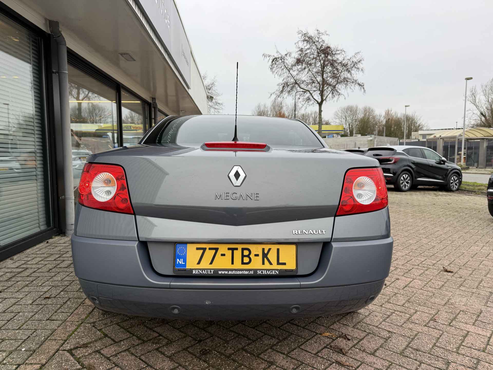 Renault Mégane Coupé-Cabriolet 2.0-16V Tech Line automaat | 1e eig | weinig km's | Xenon | als nieuw | tijdelijk gratis Top Afleverpakket twv Eur 695 - 18/40