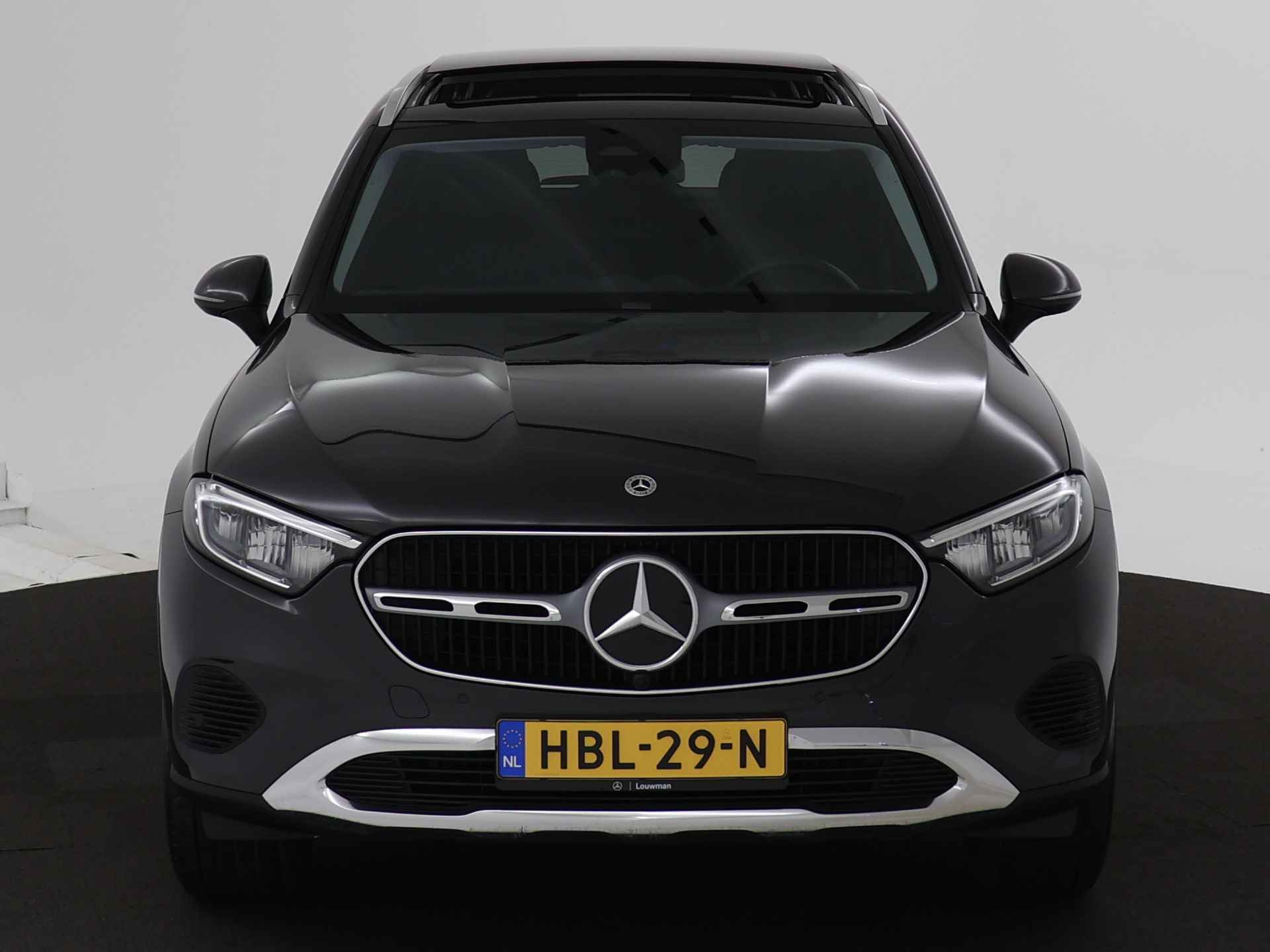 Mercedes-Benz GLC 300 e Plug-in Hybride | Trekhaak | Panorama Schuif-Kanteldak | Stuur en stoelverwarming | DC Laden | Inclusief 24 maanden MB Certified garantie voor Europa. - 29/48