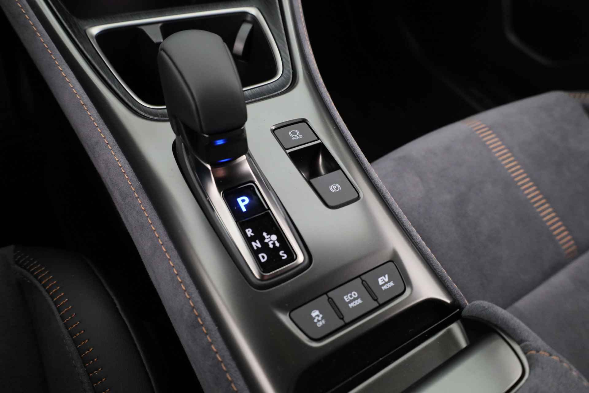 Lexus LBX Cool 2WD *Demo* | Navigatie | Elek bestuurdersstoel met geheugen | - 12/42