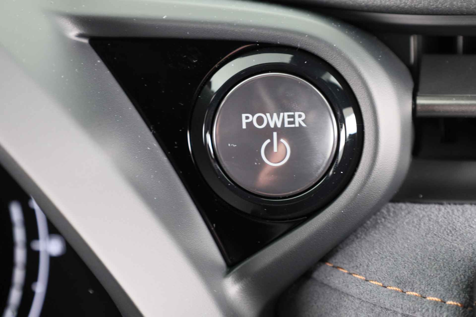 Lexus LBX Cool 2WD *Demo* | Navigatie | Elek bestuurdersstoel met geheugen | - 24/42