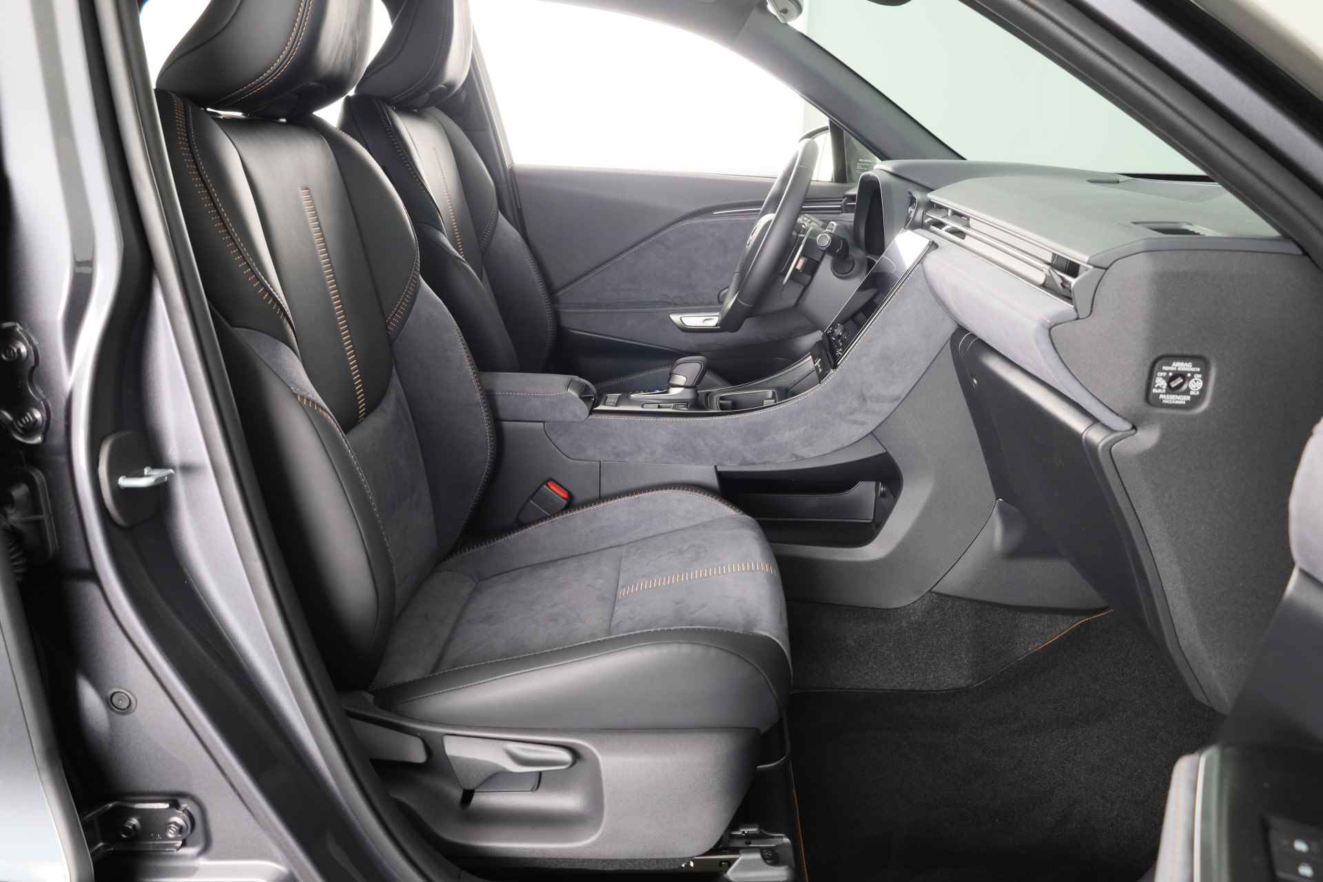 Lexus LBX Cool 2WD *Demo* | Navigatie | Elek bestuurdersstoel met geheugen | - 29/42