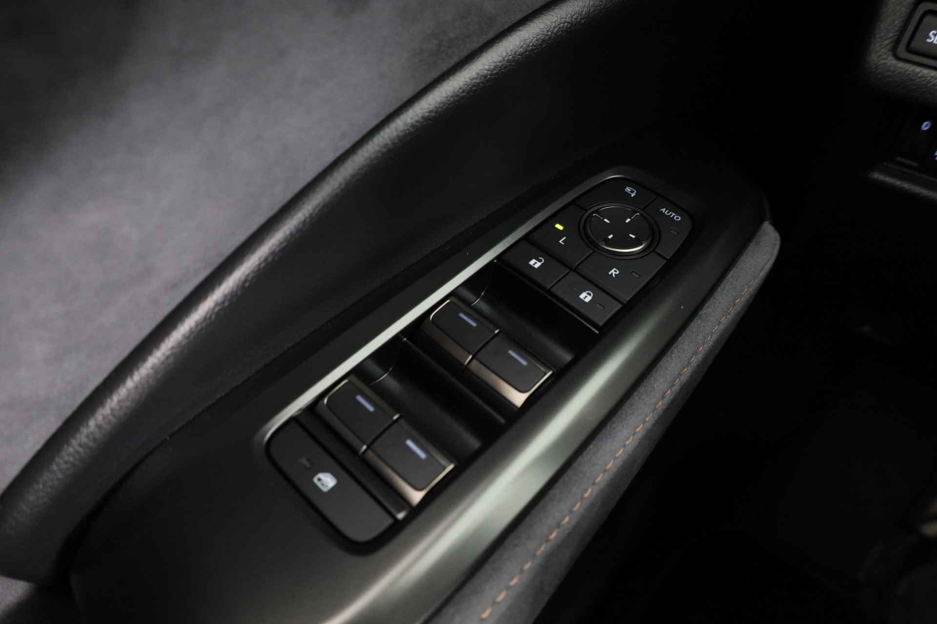 Lexus LBX Cool 2WD *Demo* | Navigatie | Elek bestuurdersstoel met geheugen | - 31/42