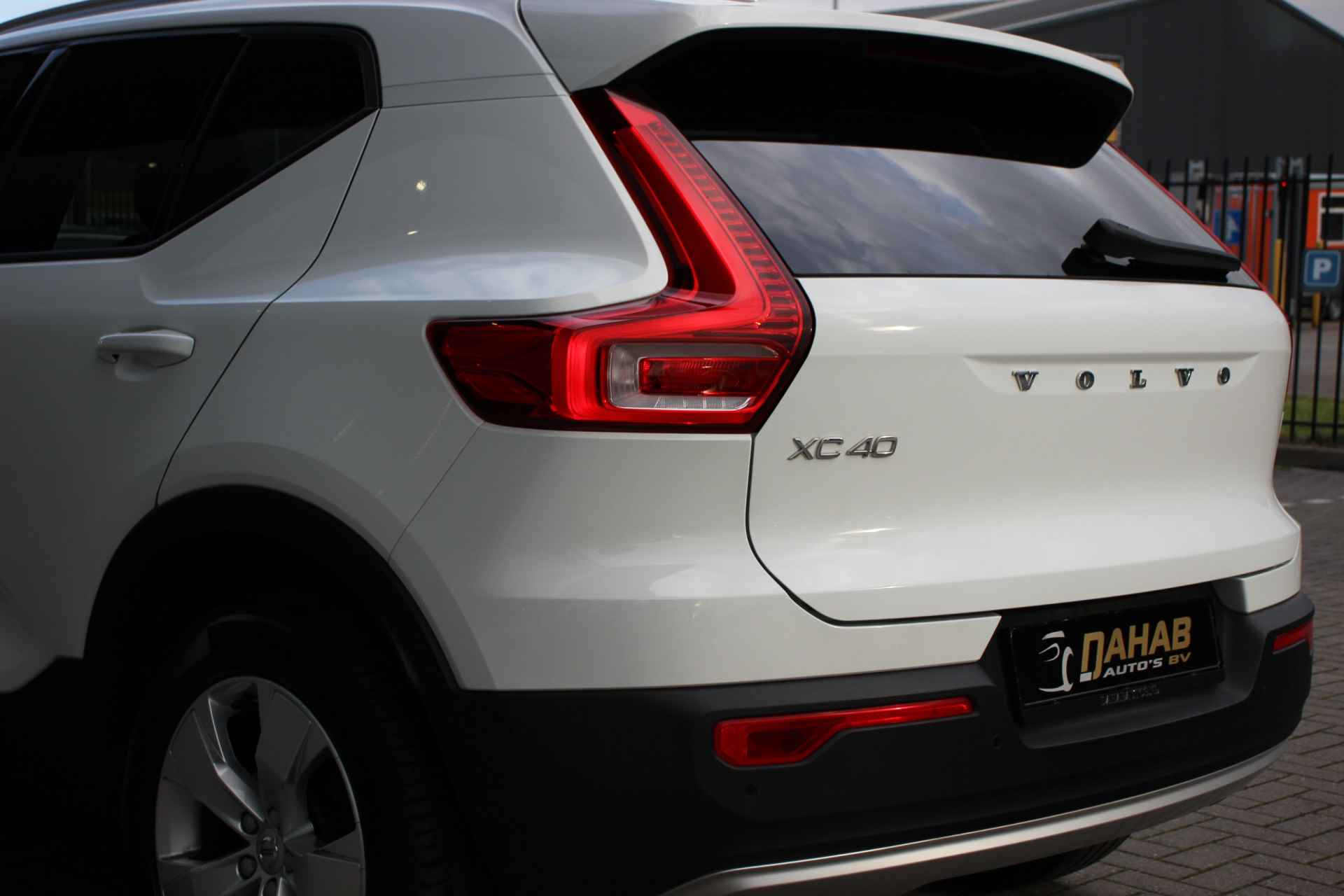 Volvo XC40 2.0 T4 AWD Scandinavian Line | H/K | 360 Camera | Leder | - 13/33