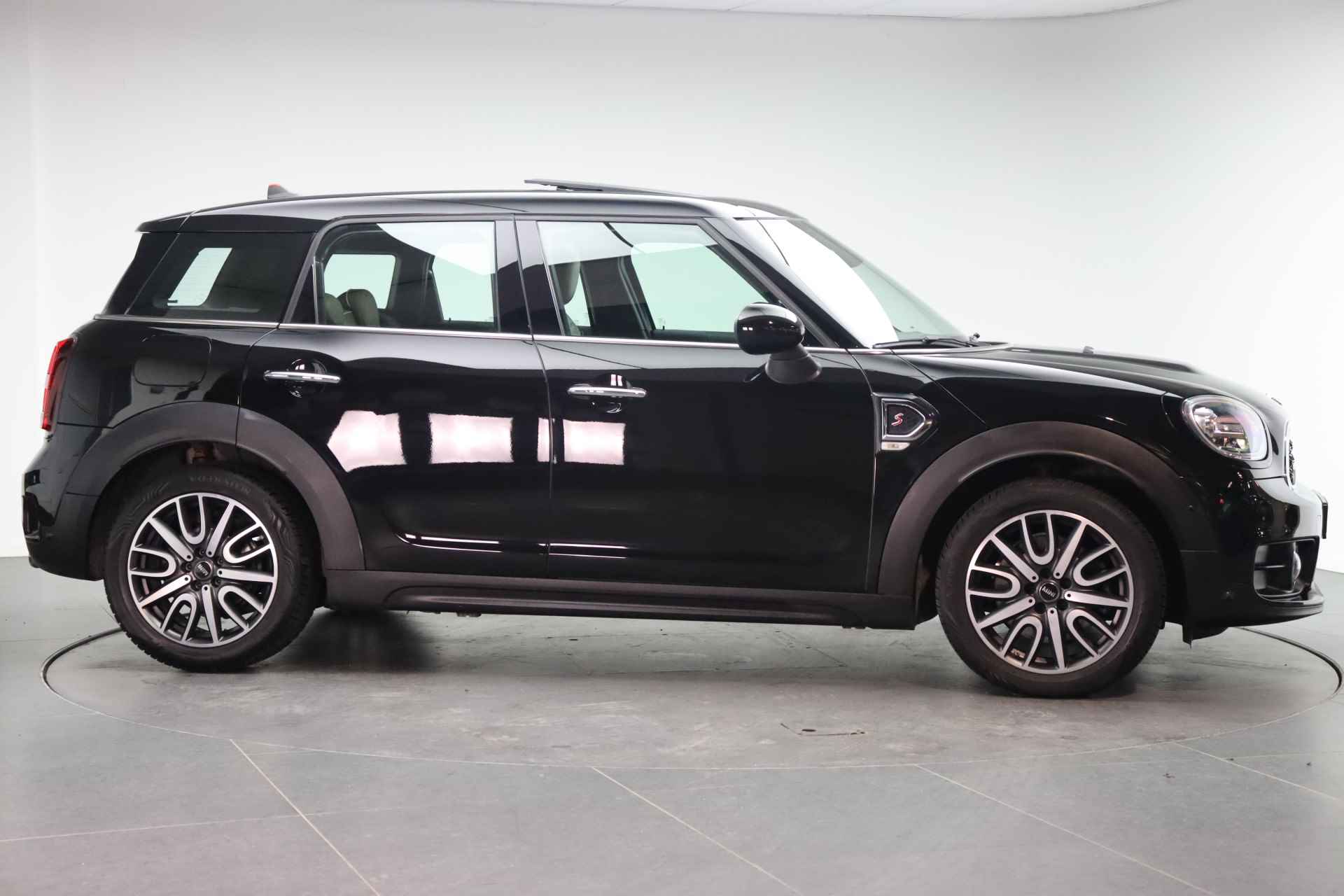 MINI Countryman Cooper S Chili Automaat / Panoramadak / Sportstoelen / Stoelverwarming / LED / Cruise Control / Park Assistant / Head-Up / Comfort Access - 5/22