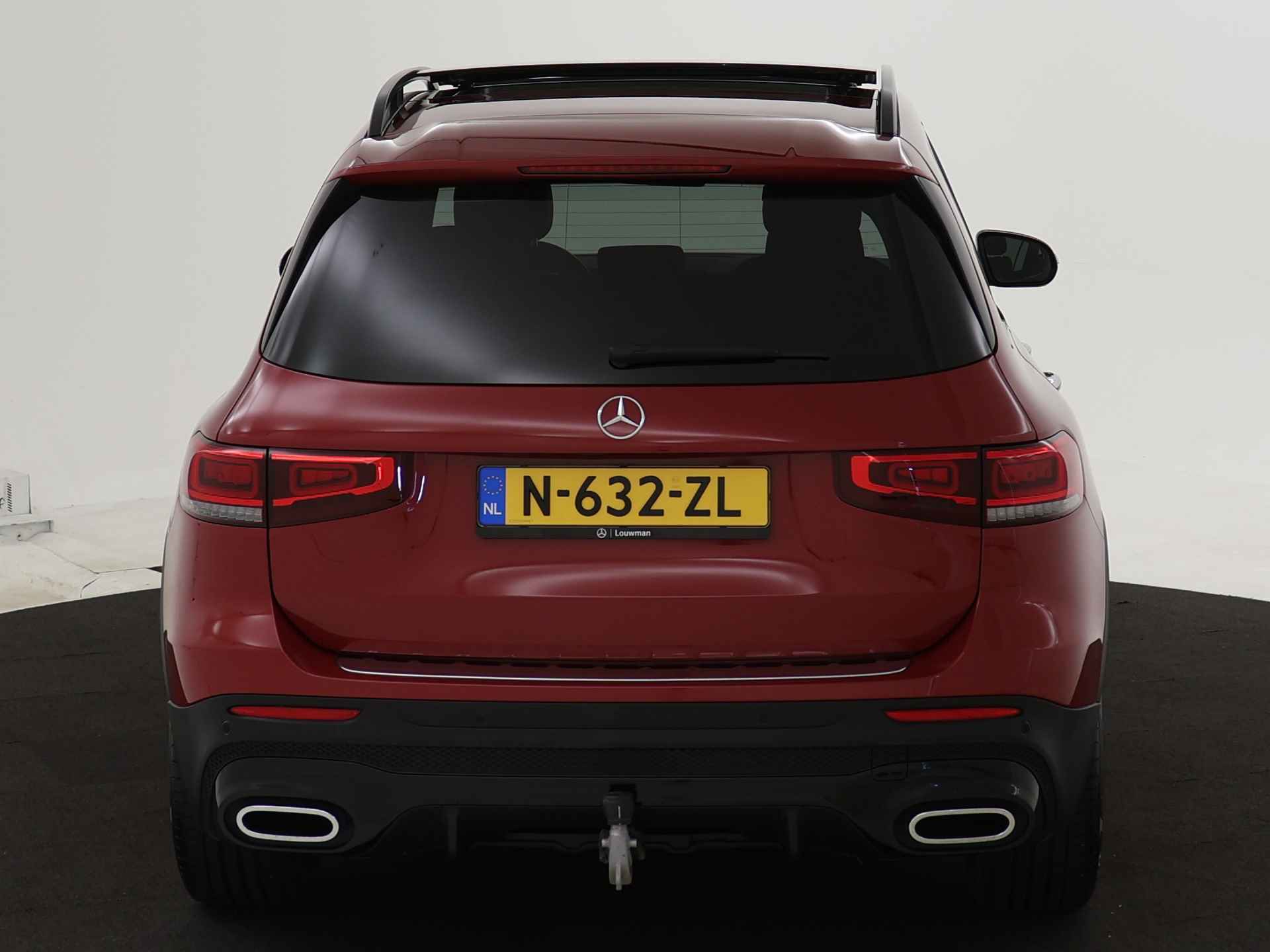 Mercedes-Benz GLB 180 Business Solution AMG | Achteruitrijcamera | Panoramadak | Trekhaak | Elektrische Stoelen | Inclusief 24 maanden MB Certified garantie voor Europa. - 30/45