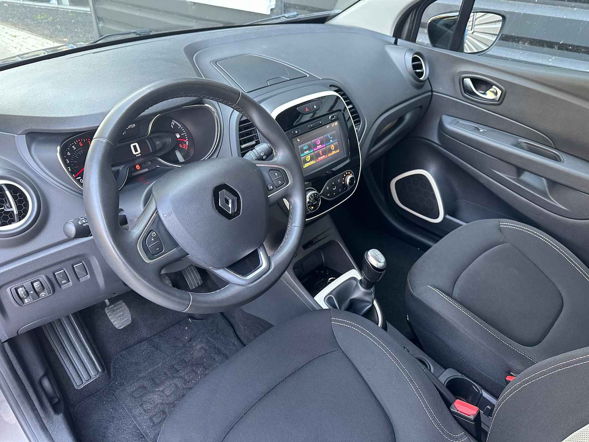 Renault Captur INTENS TCe 90PK | TREKHAAK| NAVIGATIE| CRUISE CONTROL| KEYLESS ENTRY/START| CLIMATE CONTROL| BLUETOOTH - 25/35