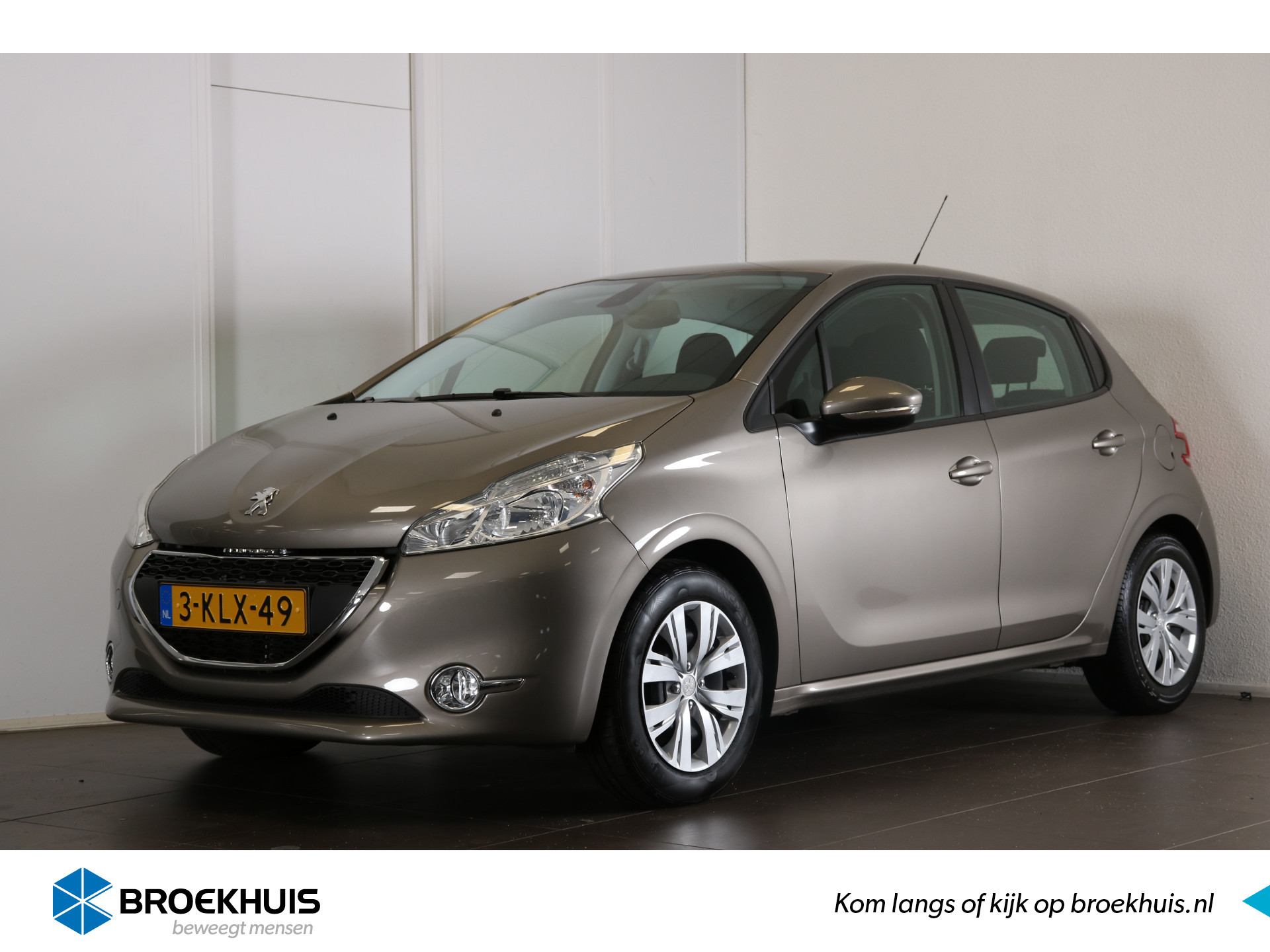 Peugeot 208 1.2 VTI 82 Pk Envy 5-deurs | Navi | Parkeerhulp achter | Afn. Trekhaak |  Climate control | Cruise control |