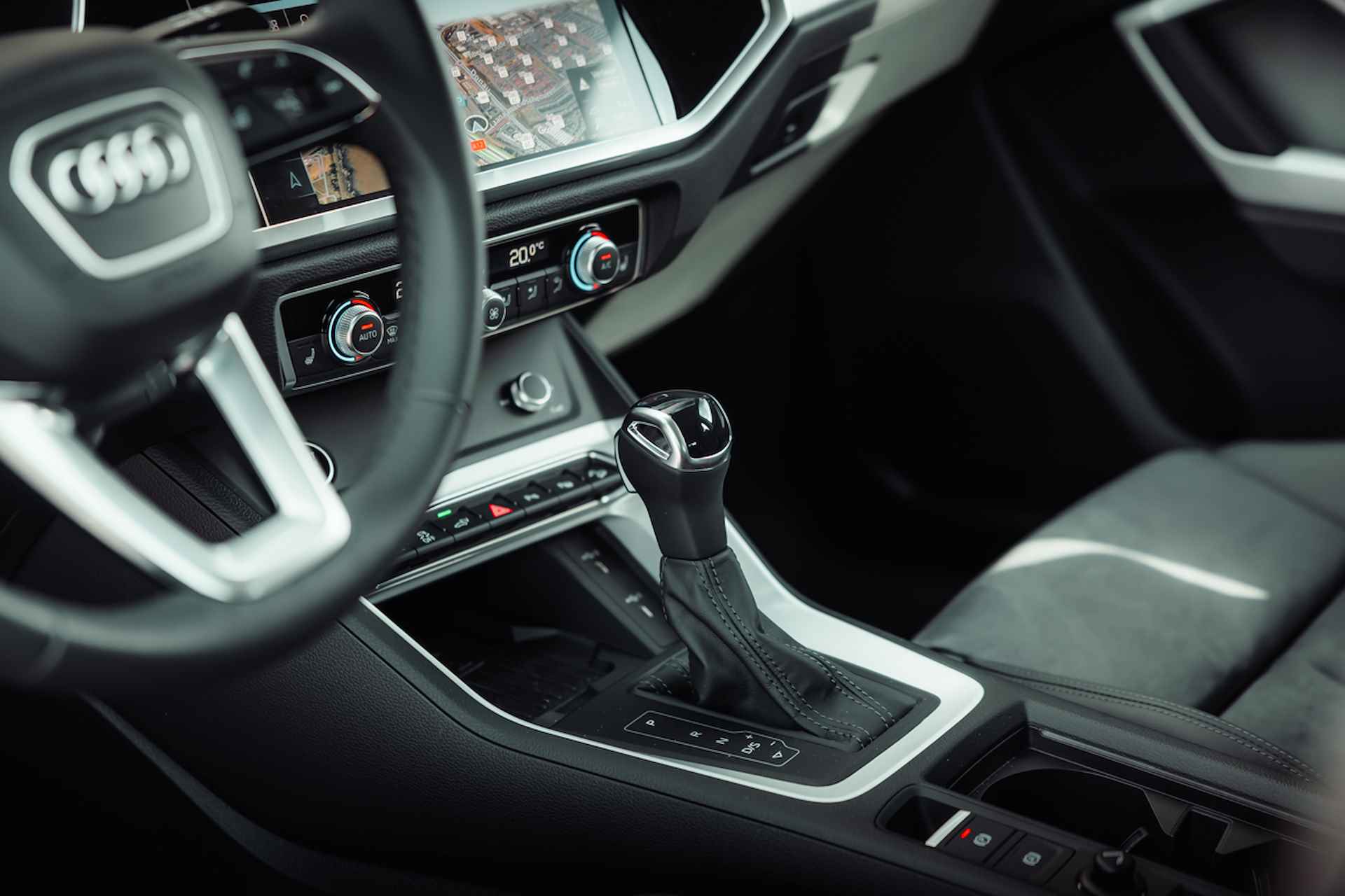 Audi Q3 Sportback 45 TFSI e 245pk s-tronic Advanced | 19" LM velgen | Leder-Dinamica | Sportstoelen | Matrix | Homelink | Camera | Adaptive cruise control - 17/33