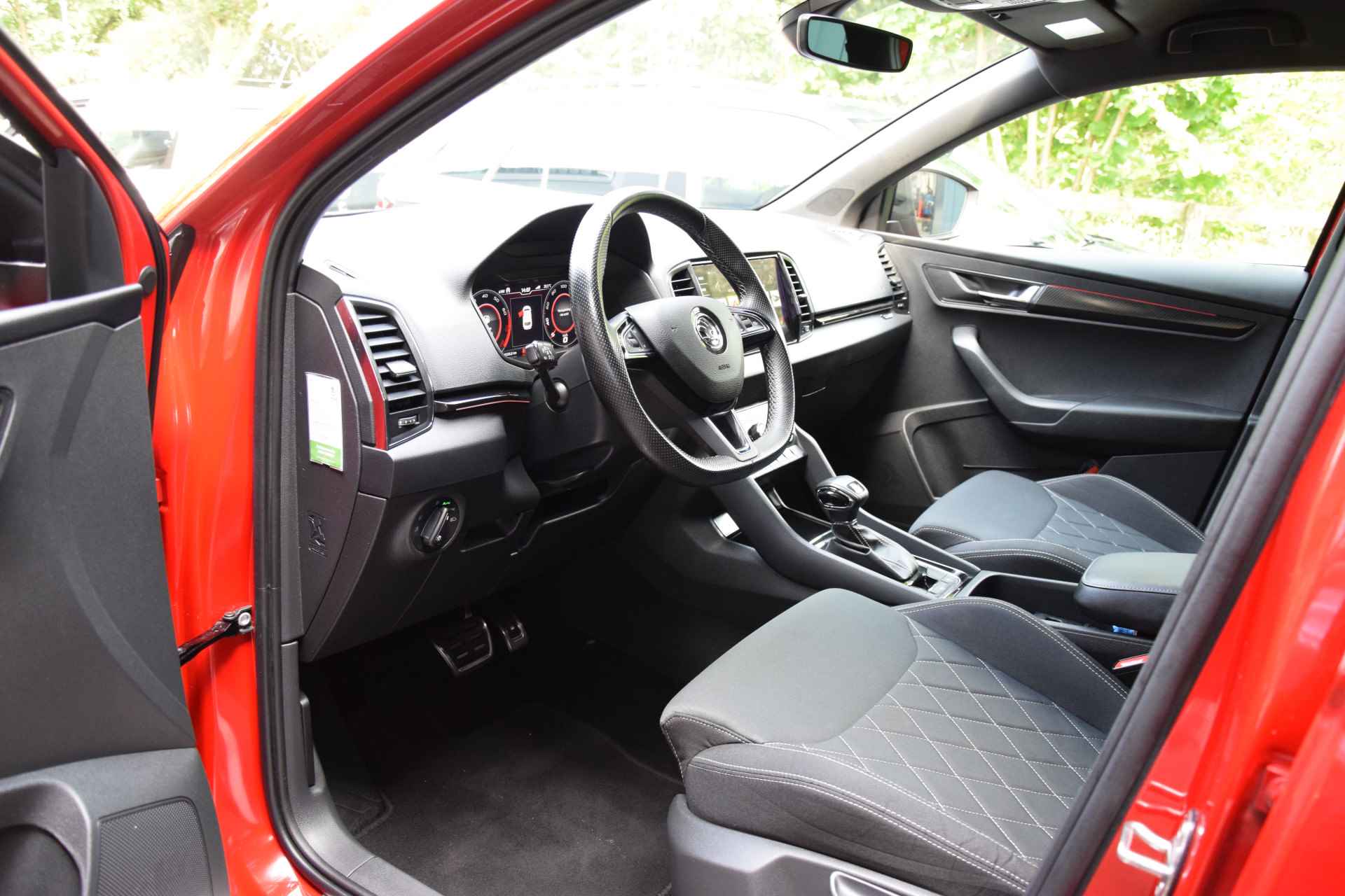 Škoda Karoq 1.5 TSI ACT Sportline Business DSG Automaat | Org. NL | BOVAG Garantie | Navigatie | Virtual Cockpit | Achteruitrijcamera | 18'' Velgen | Full LED | Carplay | DAB | Keyless Entry&GO | - 9/40