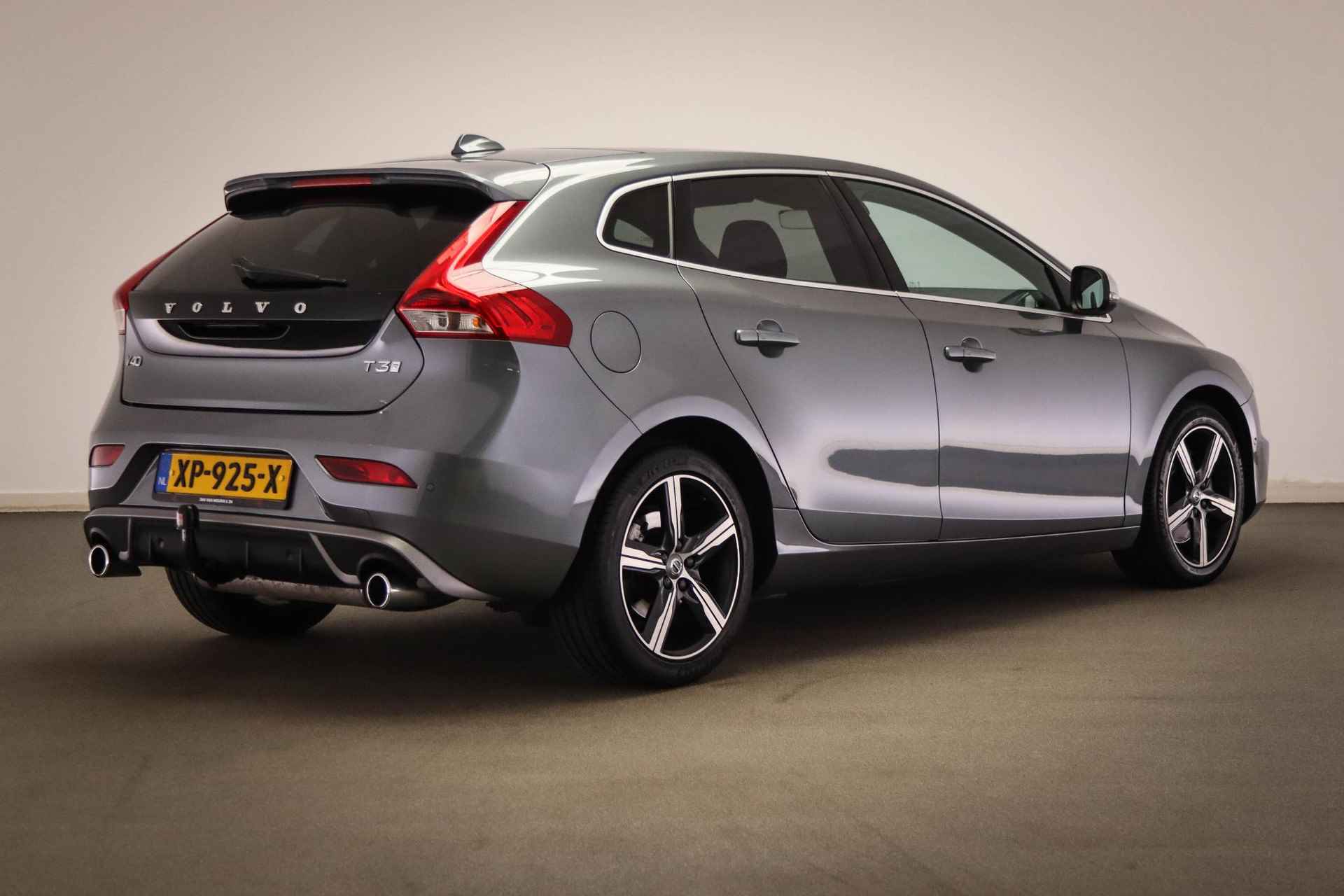 Volvo V40 1.5 T3 Polar+ Sport | STANDKACHEL ✅ FULL LED ✅ PANORAMADAK ✅ LEDER ✅ DAB ✅ CAMERA ✅ TREKHAAK ✅ 17" ✅ DEALER ONDERHOUDEN ✅ - 2/47