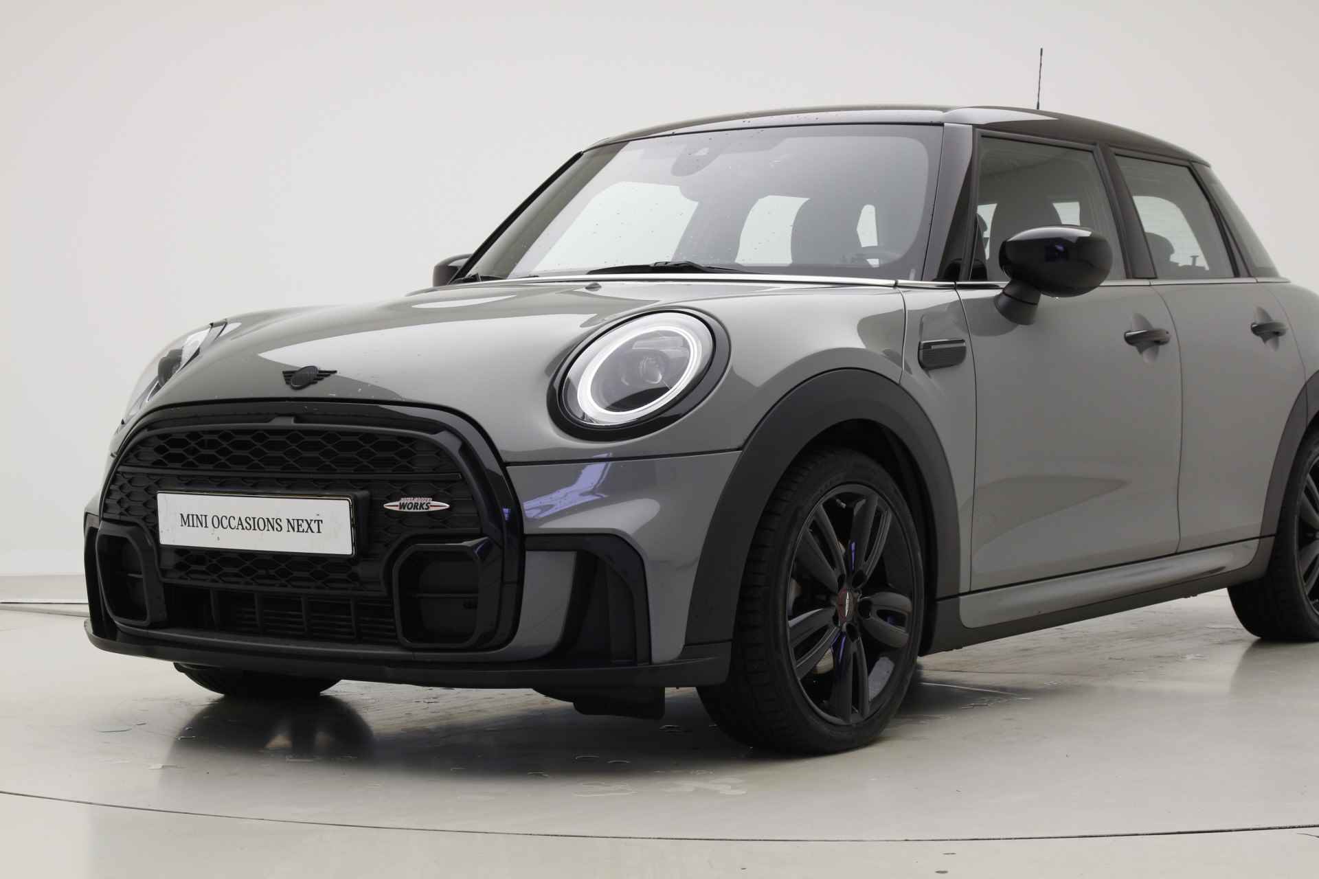 MINI 5-deurs Cooper John Cooper Works | 17" | Camera | Stoel/Stuurverwarming | JCW Stoelen - 8/40