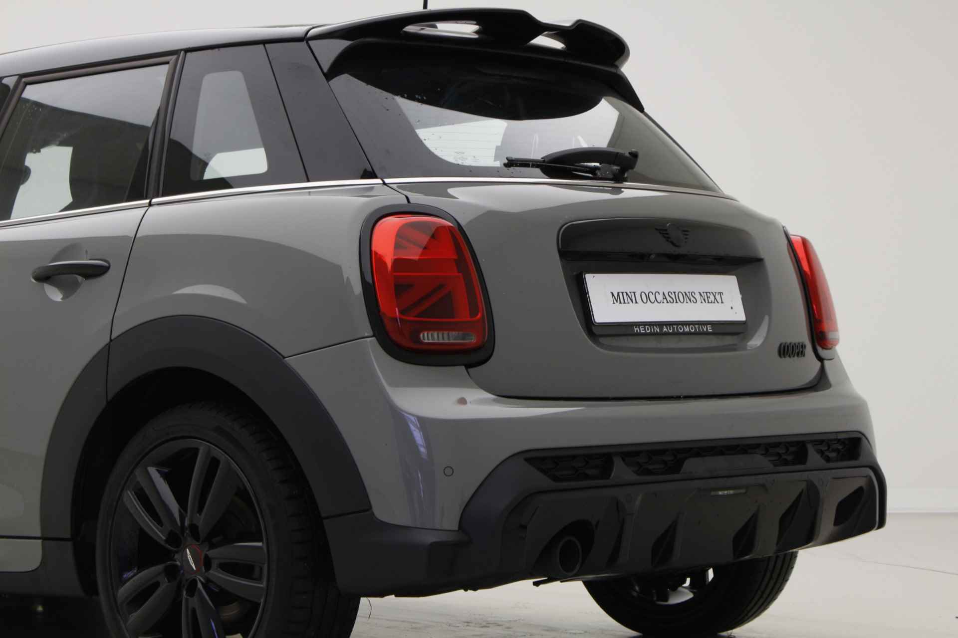 MINI 5-deurs Cooper John Cooper Works | 17" | Camera | Stoel/Stuurverwarming | JCW Stoelen - 12/40