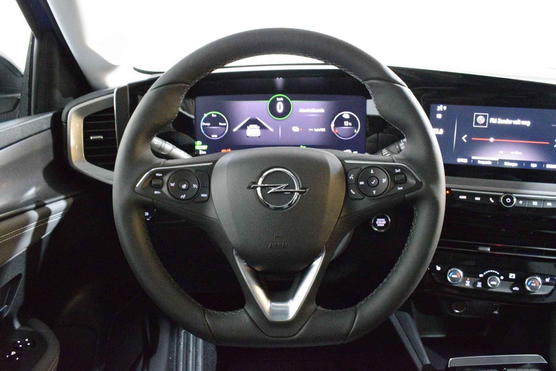 Opel Mokka Level 3 -e 50-kWh 11kW | CRUISECONTROL | WINTERPAKKET | NAVIGATIE | CARPLAY | E.C.C. | ACHTERUITRIJCAMERA | PDC | 10km - 7/31