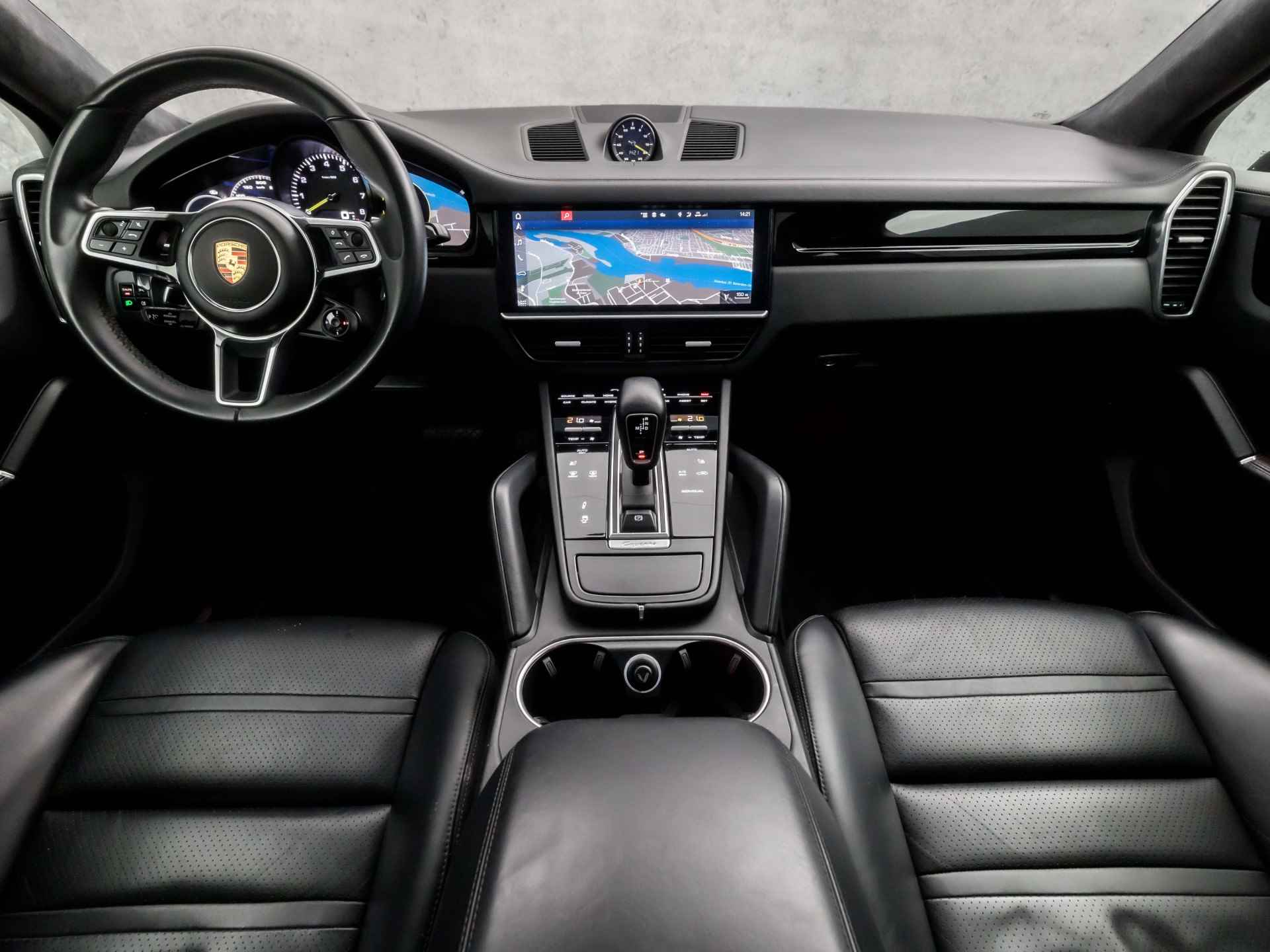 Porsche Cayenne Coupé 3.0 E-Hybrid SportDesign 476Pk Automaat (PANORAMADAK, SPORTCHRONO PAKKET, ALCANTARA HEMEL, MEEGESPOTEN BUMPERS, LUCHTVERING, MEMORY SEATS, SFEERVERLICHTING, APPLE CARPLAY, BOSE AUDIO, 360 CAMERA, NIEUWSTAAT) - 6/54