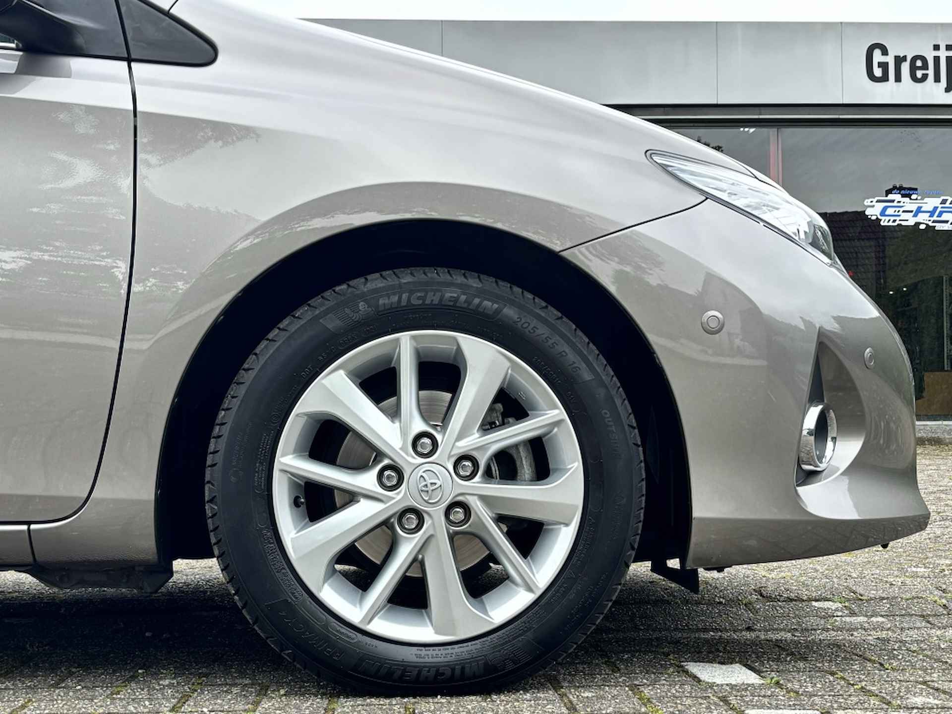 Toyota Auris 1.6 Dynamic Business | Navigatie | Cruise | Climate - 8/30